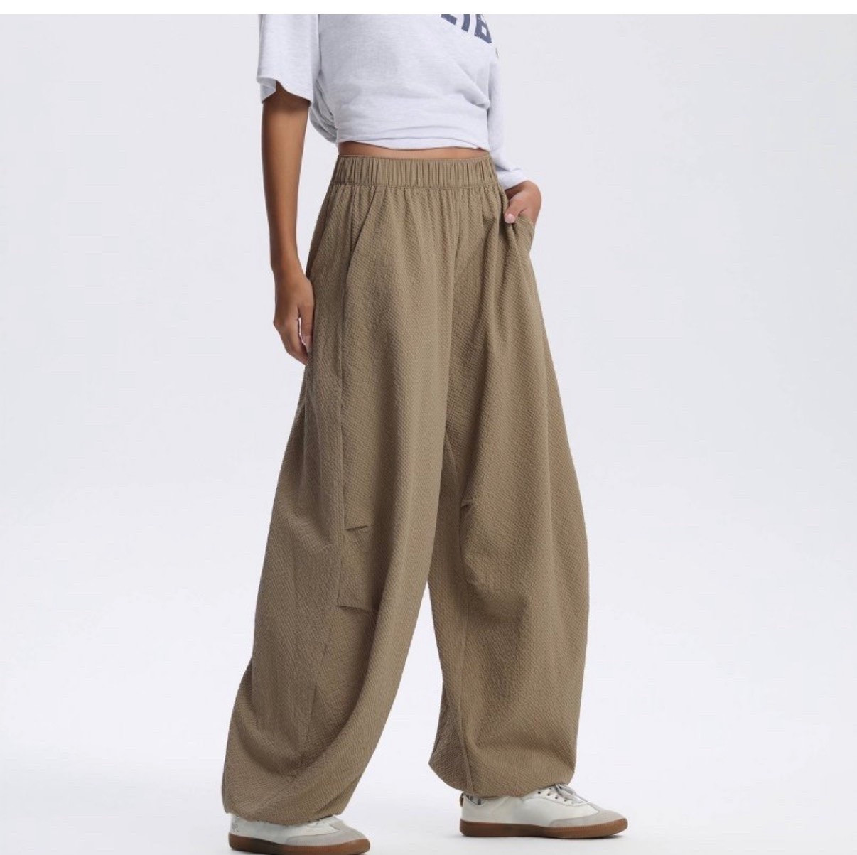 Into these balloon baggy pants

#LTKmomlife #LTKOver40