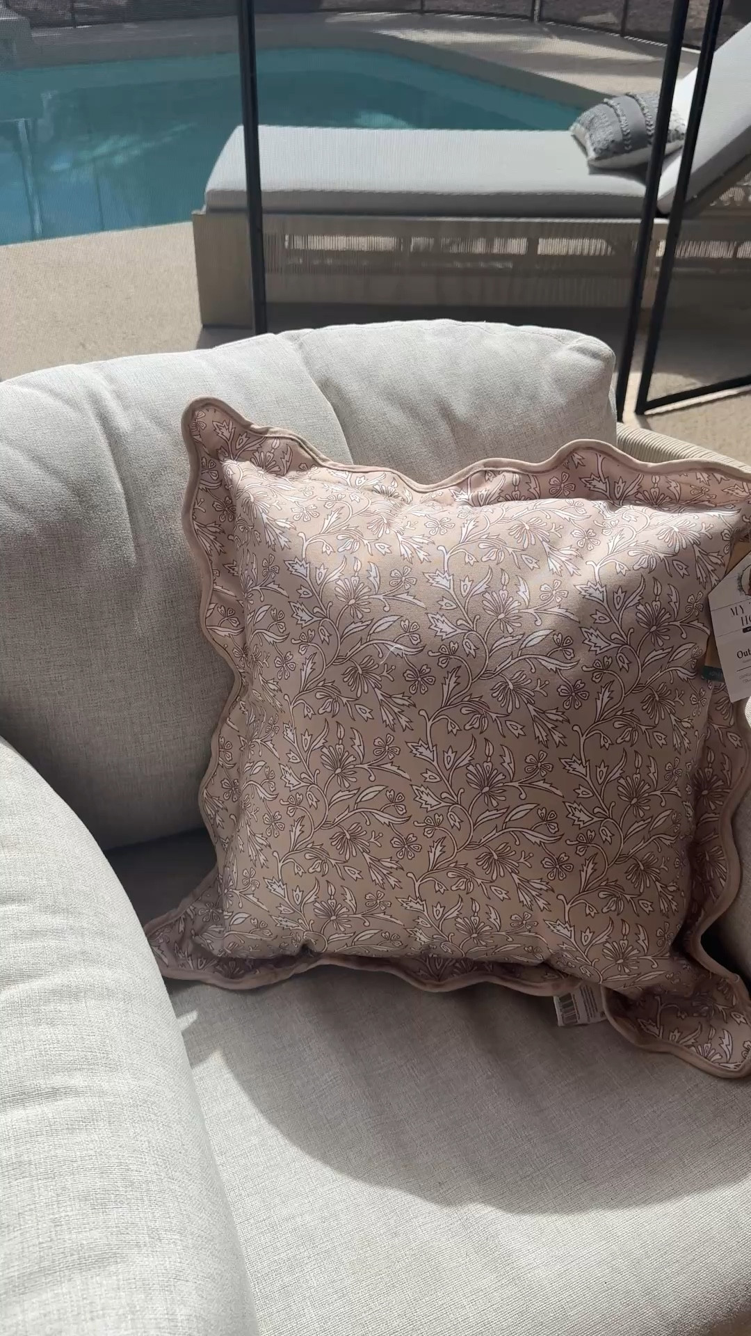 My new outdoor pillows came from Walmart! Under $15 and perfect for spring patio refresh 

Walmart finds
Outdoor pillows 


#LTKHome #LTKSeasonal