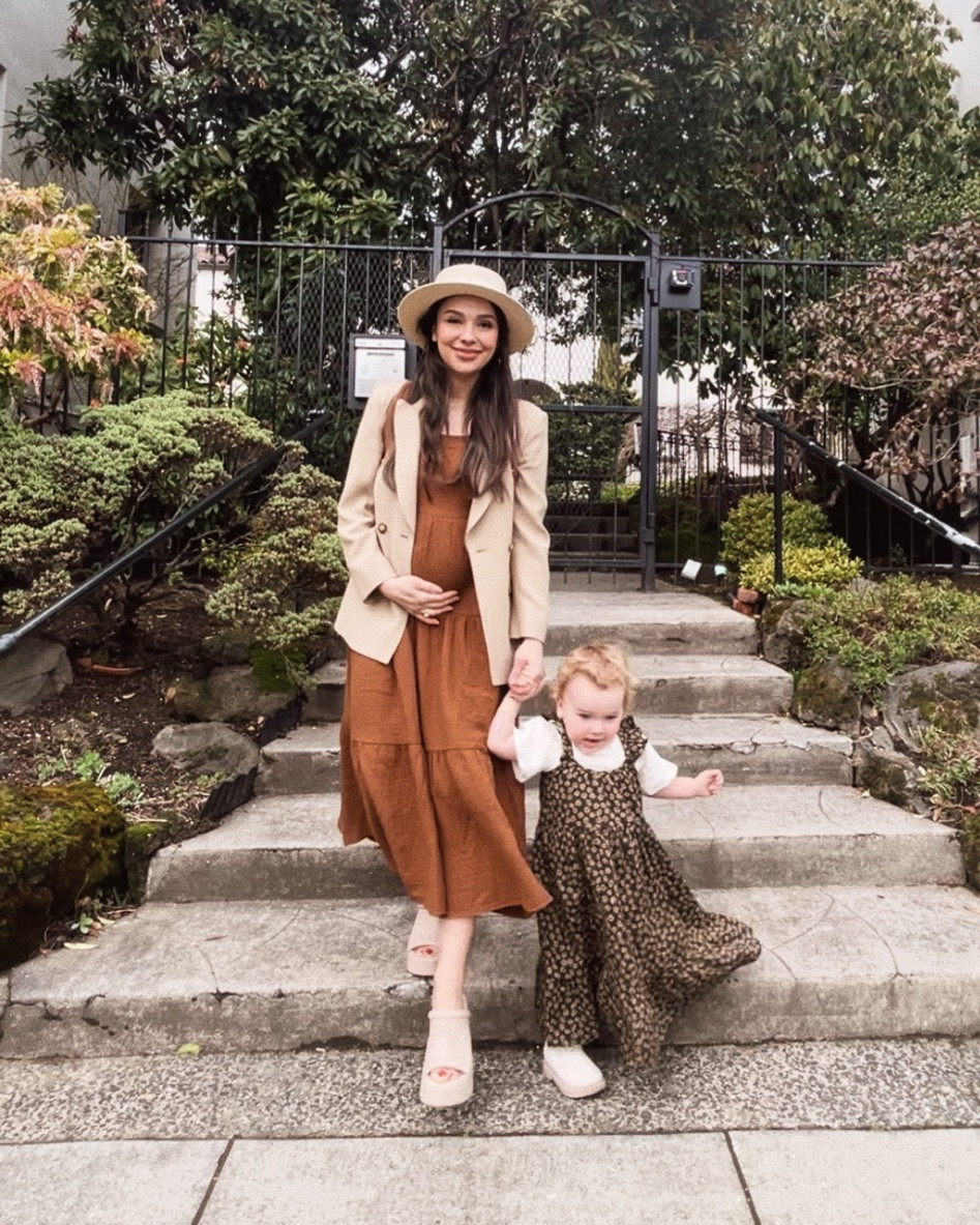 Another look at our favorite @RyleeAndCrew looks for Spring. I’m excited for espadrille and linen weather!

#ryleeandcrew
#pregnancyfashion
#bumpstyle
#maternitystyle
#portlandblogger 

#LTKbump #LTKkids