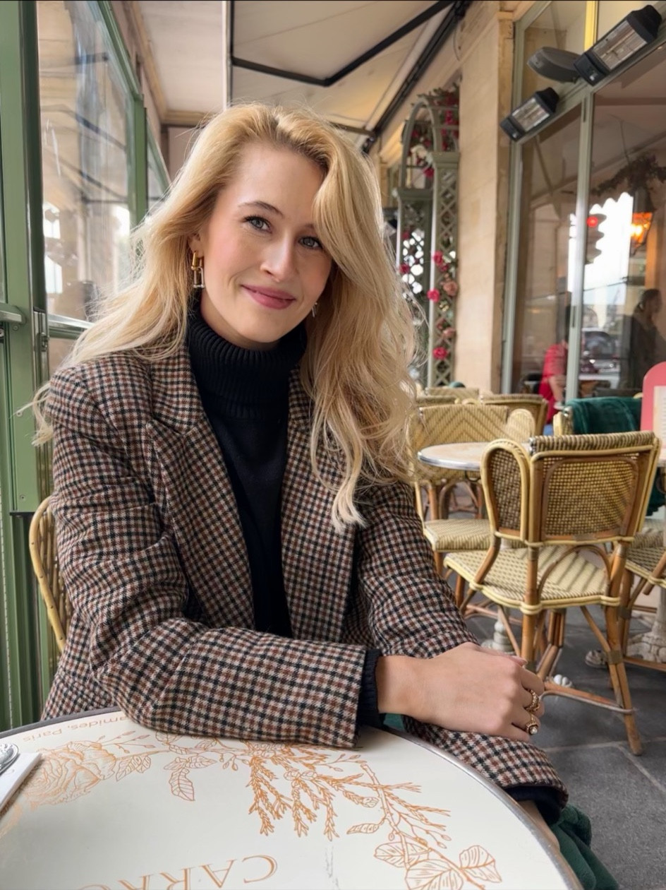 My go to hair & makeup from Paris 

Fall makeup | travel makeup | pink lips | fall hair 

#LTKBeauty #LTKFindsUnder50 #LTKStyleTip