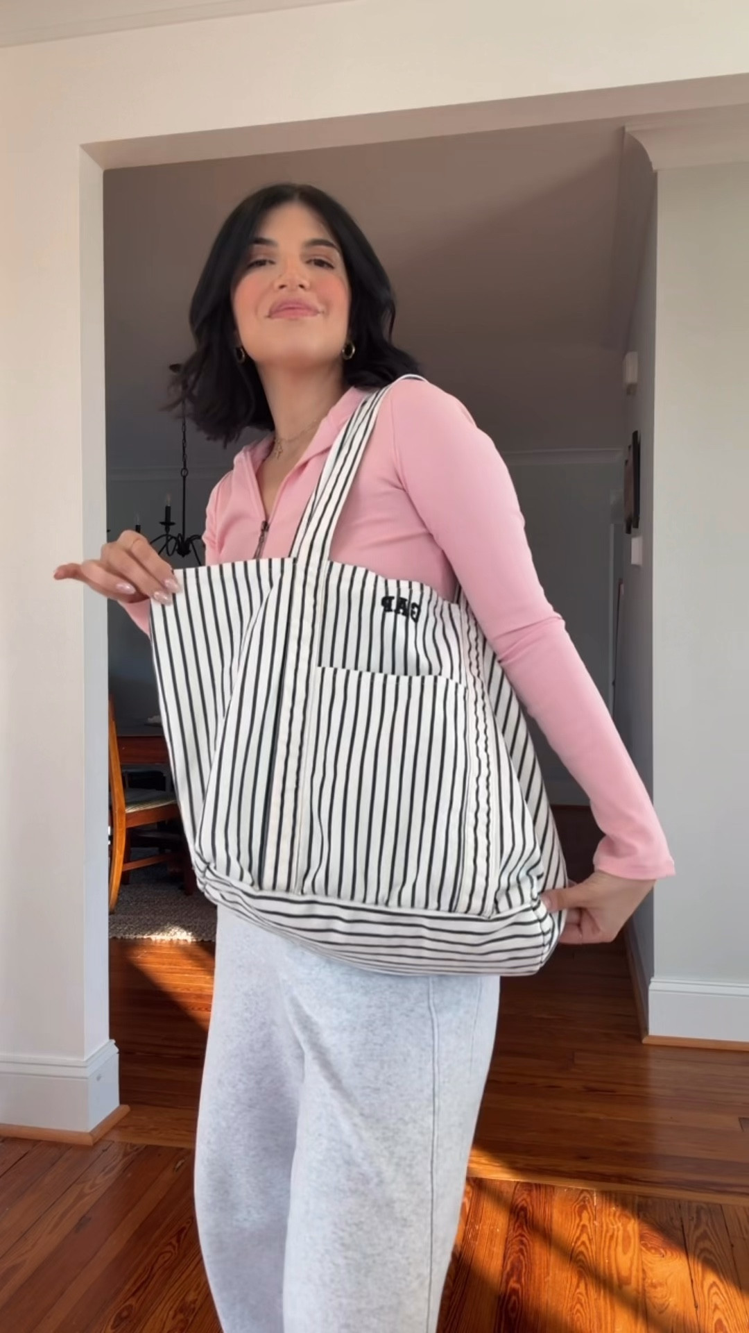 Cutest tote bag 👏🏼



#LTKootd #LTKgrwm #LTKSeasonal