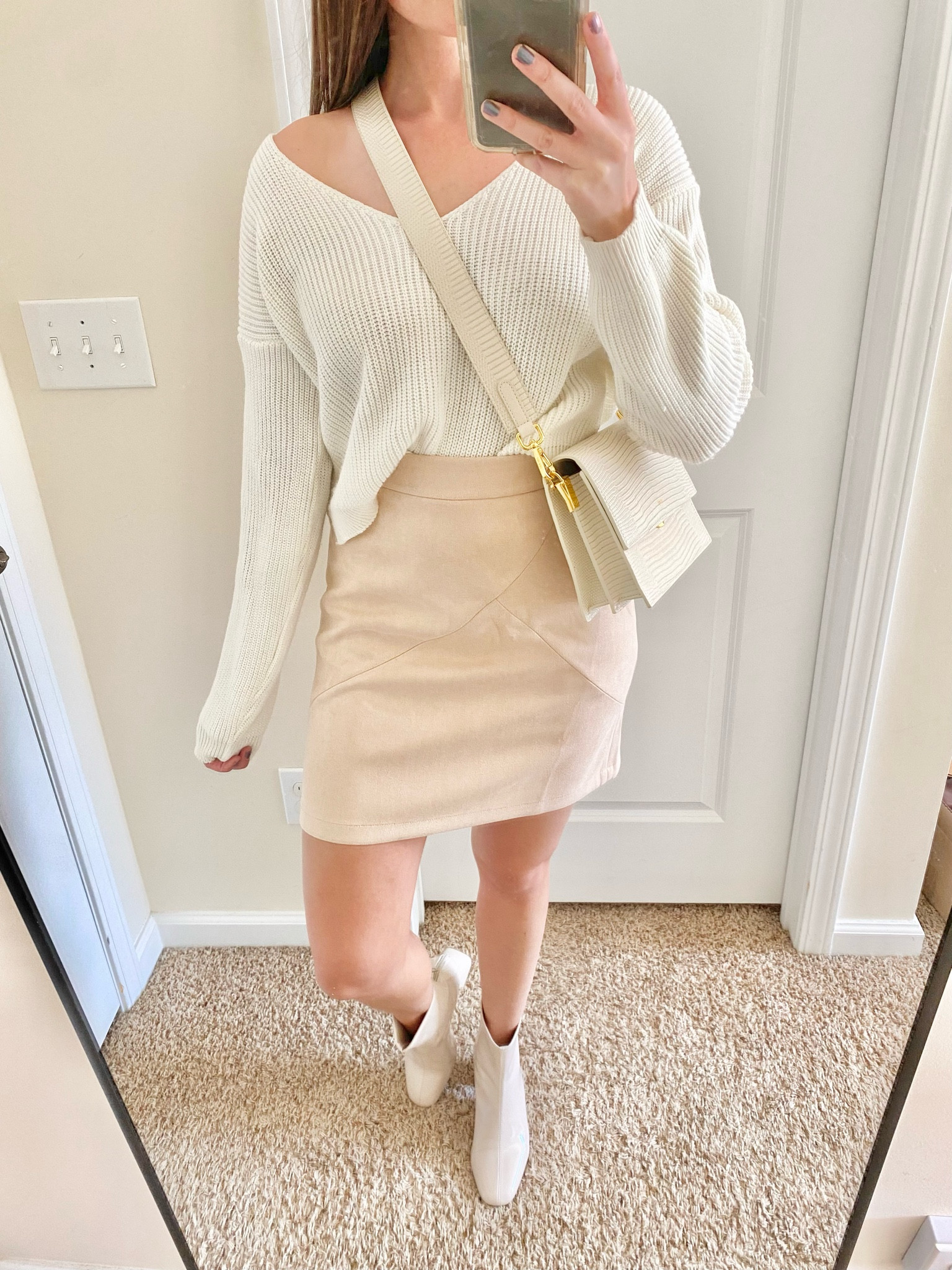 Top #beige pieces from #amazon ❤️

#cream #offwhite #skirt #purse #boots #falloutfit #weartowork #workoutfit #workwear

#LTKunder50 #LTKworkwear #LTKSeasonal