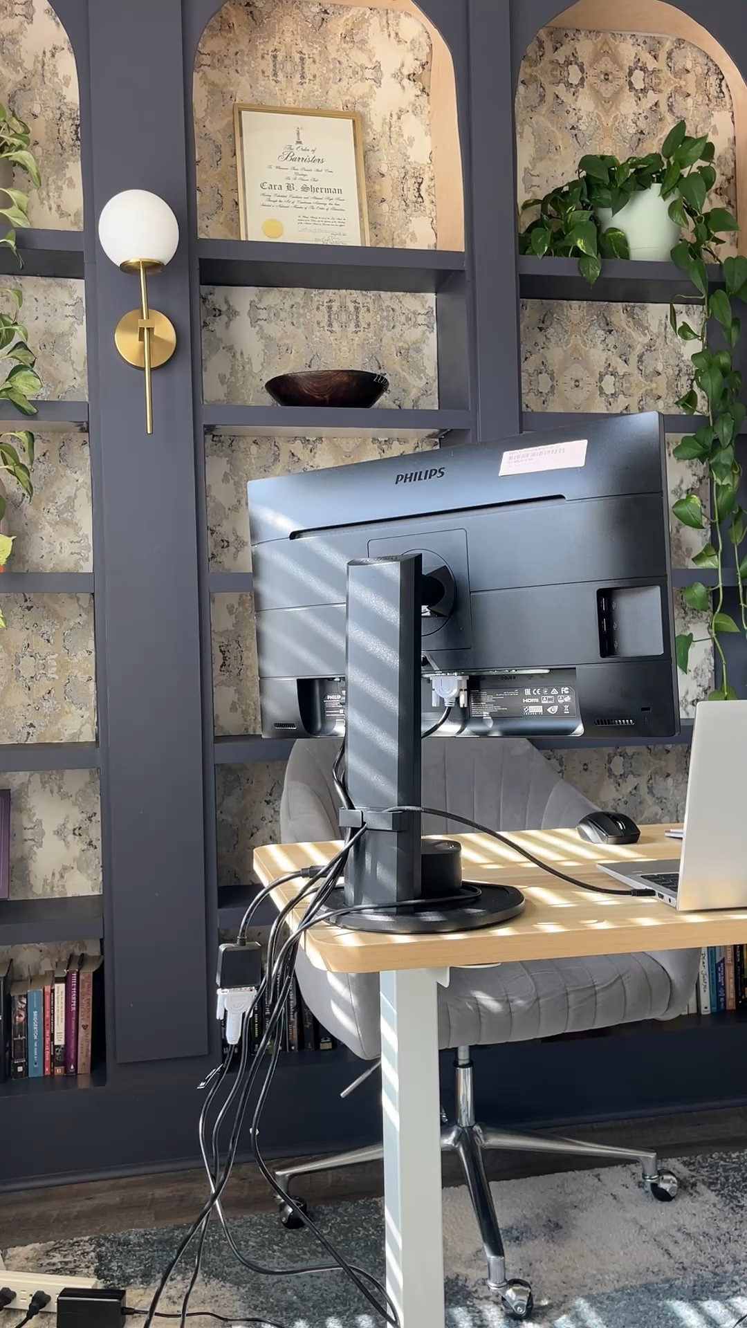 Affordable cord management for your dream home officee

#LTKHome #LTKFindsUnder50 #LTKVideo