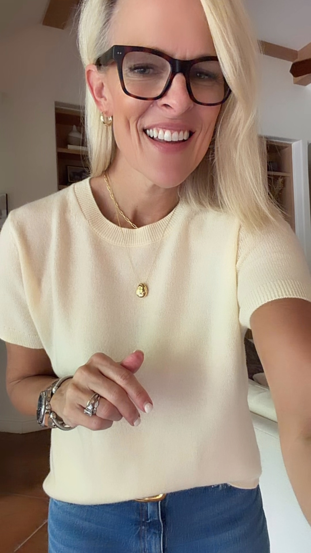 The quality of their cashmere tees  are also amazing! And they are $45!

I signed up two sides to a large, because I prefer an oversized fit 

@Quince ￼#quincepartner 

#LTKOver40 #LTKWorkwear #LTKootd