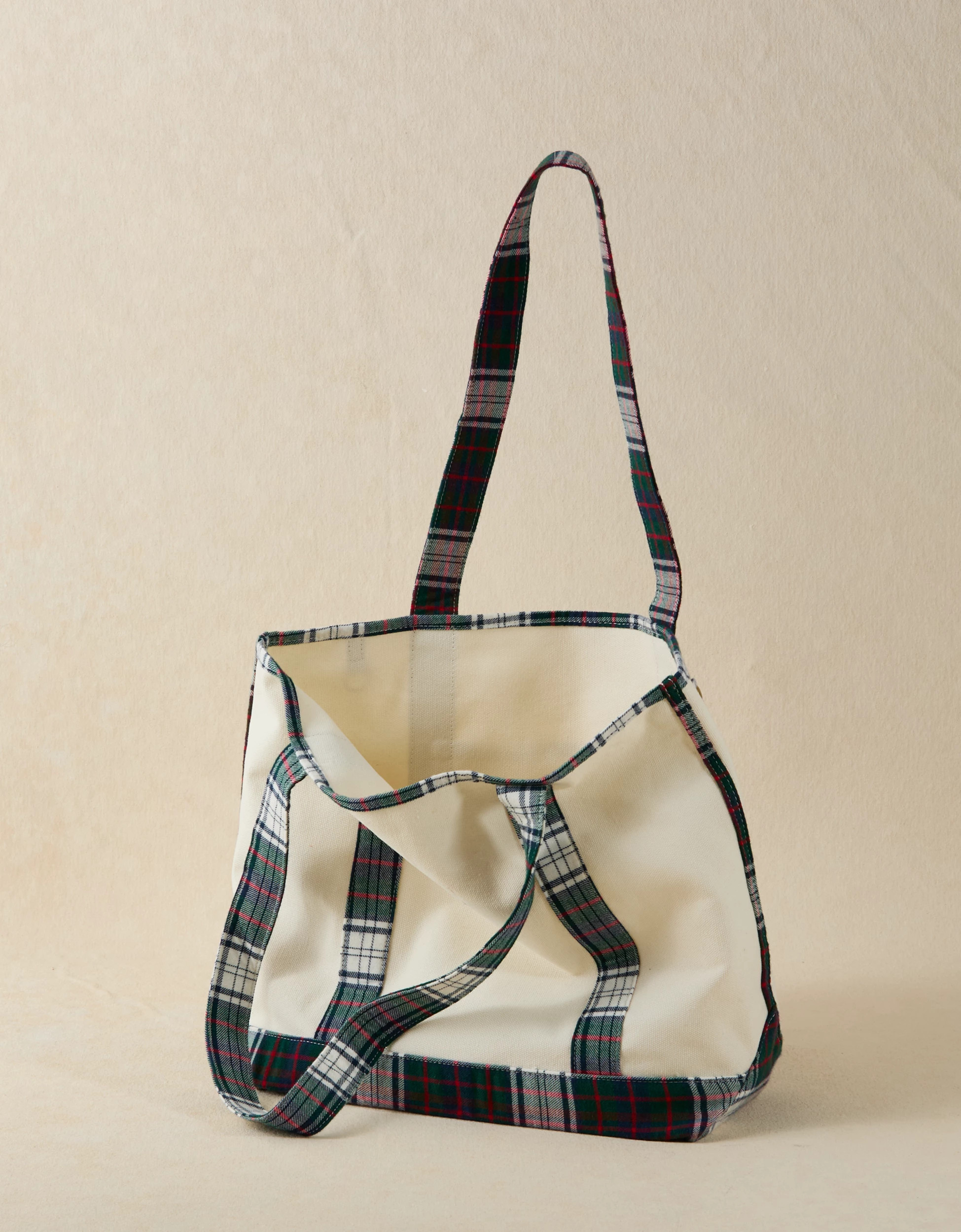 AE Off-Duty Snoopy Tote Bag | American Eagle Outfitters (US & CA)