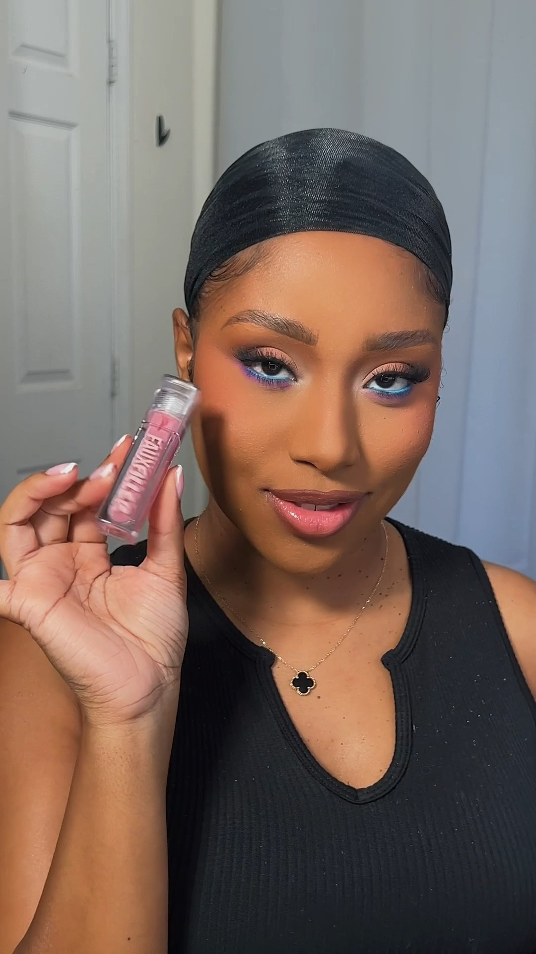 Neutral Eyes w/ a pop of color 

#LTKU #LTKfindsunder100 #LTKstyletip