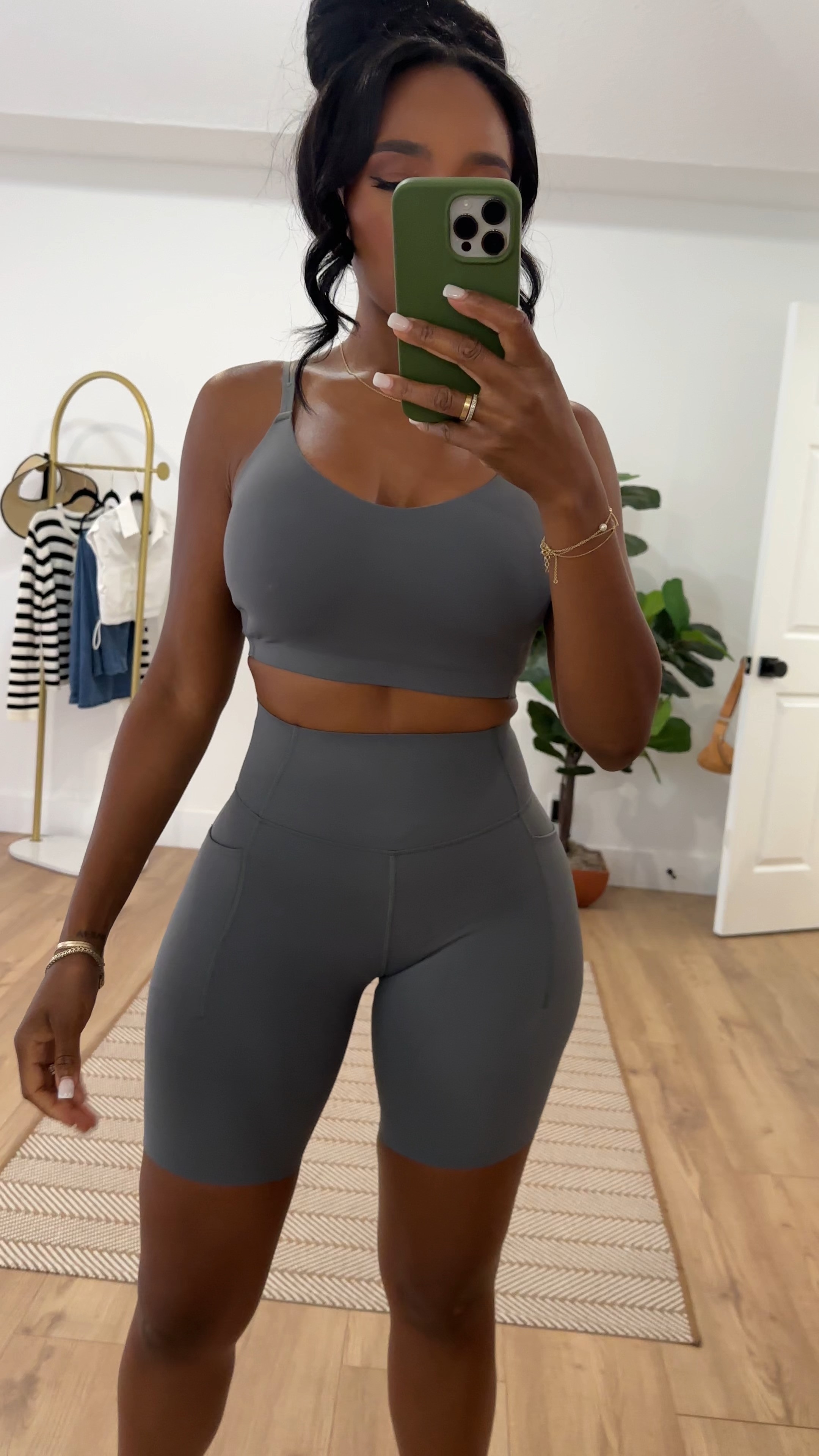 This gym set is the motivation I didn’t know I needed — when you look good, you feel good, and when you feel good, you show up stronger. Lightweight, flattering, and squat-proof — I’m in a size small (5’4”, 140 lbs) and ready to crush every rep.

Drop a genuine comment if this look is giving you that push to get back in the gym — we’re in this together!

#gymset #fitnessfashion #workoutmotivation #petitefashion #plussizefashion #midsizefashion #plussize #petite #blackwoman #tallwomenfashion #activewear #gymoutfit #size14 #fitspo #fitmama #workoutset #mensoutfits #trenchcoat #styleblogger #ltkfit #explorepage