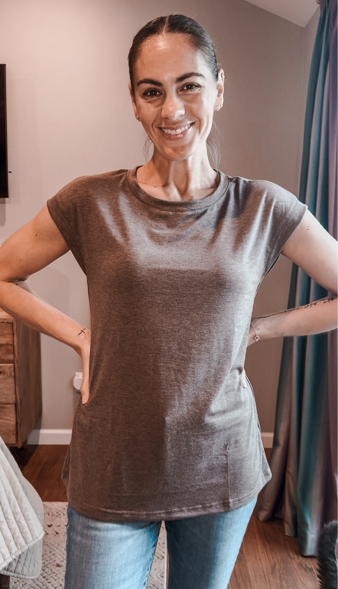 Staple tee under $10, Amazon, Zeagoo