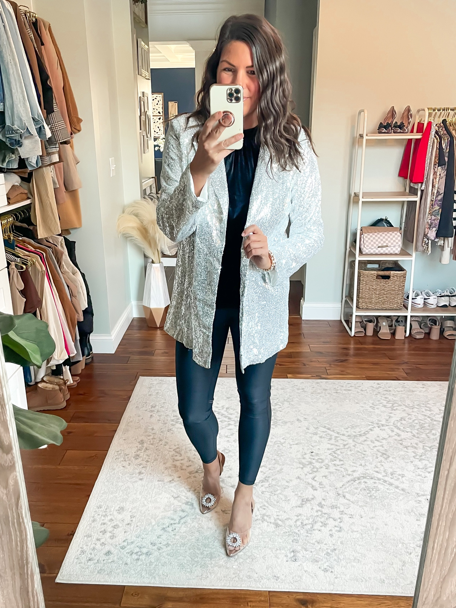 Holiday party
Sequins blazer


#LTKparties #LTKfindsunder50 #LTKHoliday