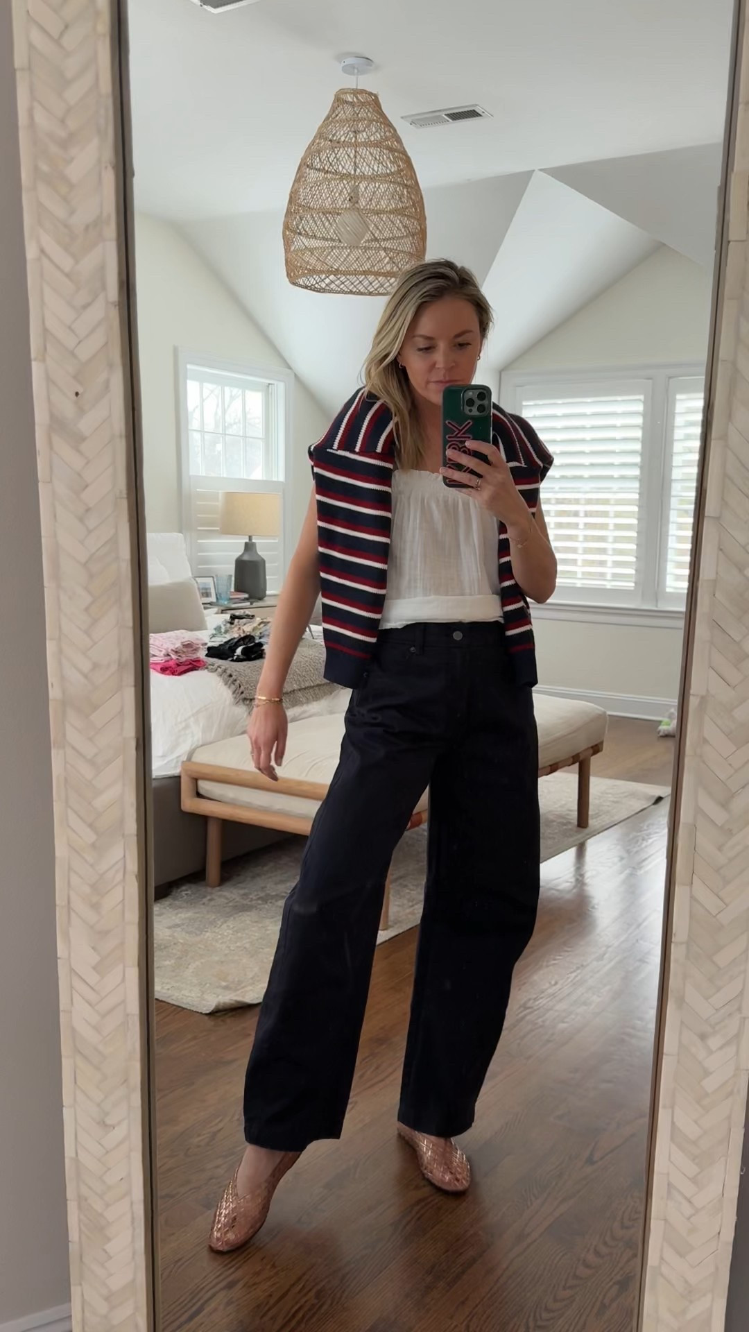 -Size small tank & sweater
-size 2 pants, fit loose/relaxed which I prefer in this style
-size 8 jelly sandals, I’m a true 7.5 
-target clogs tts 