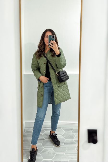 Reversible quilted jacket in xs. Levi’s Wedgie icon jeans tts but if in between sizes - size up. Cashmere sweater old but linking identical for only $50 (I have multiple and they’re amazing quality). 


#LTKstyletip #LTKitbag #LTKSeasonal