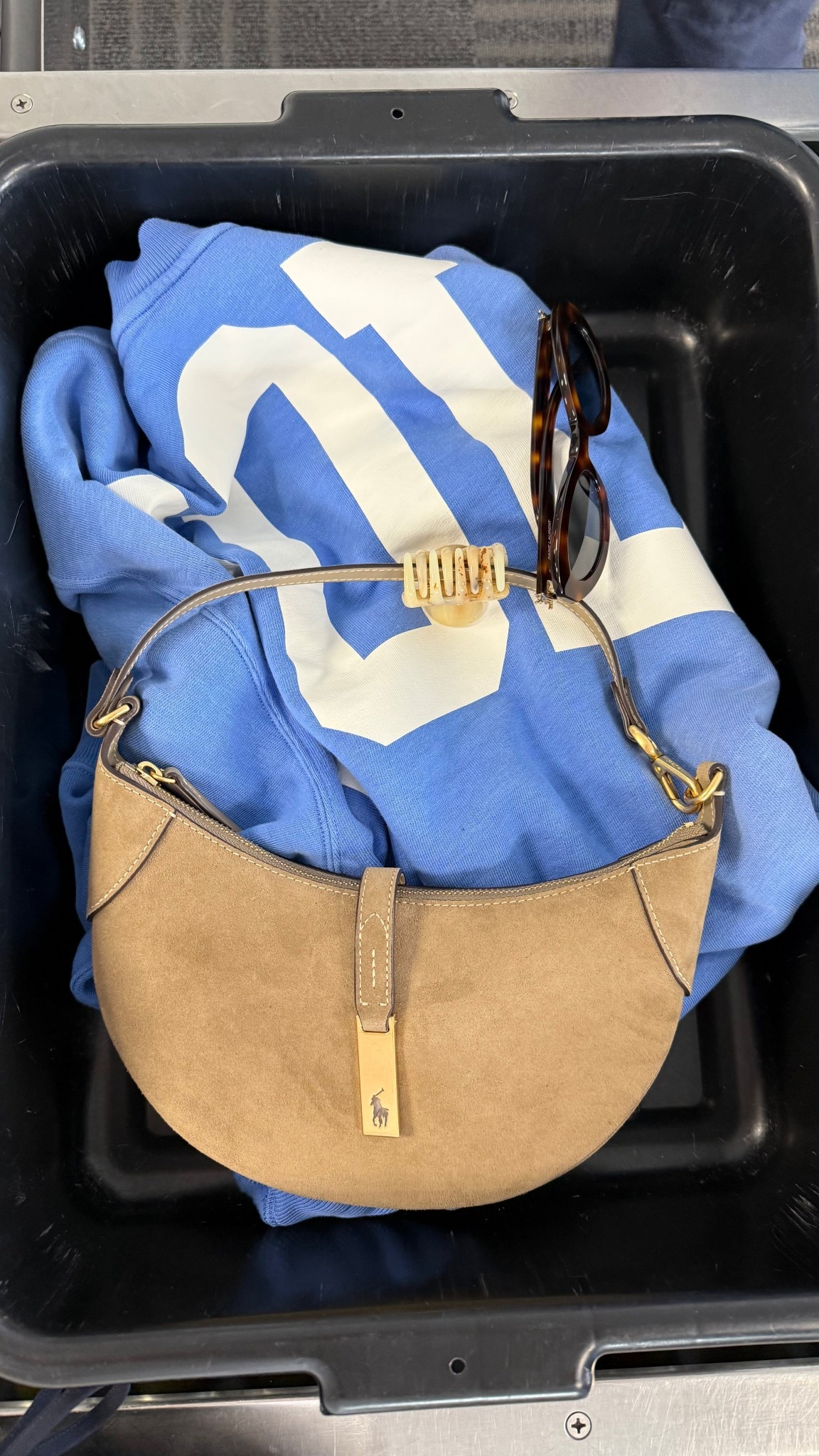 Airport travel essentials ✈️ Linked my bag in the leather style!

#LTKTravel #LTKItBag #LTKStyleTip