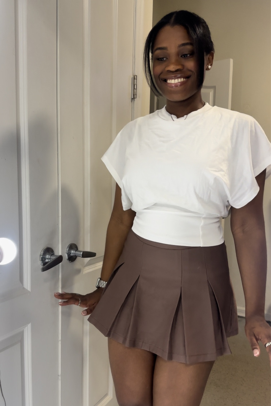 This is such a great basic top with a close waistline and this skirt is perfect to wear with tights and knee high boots.