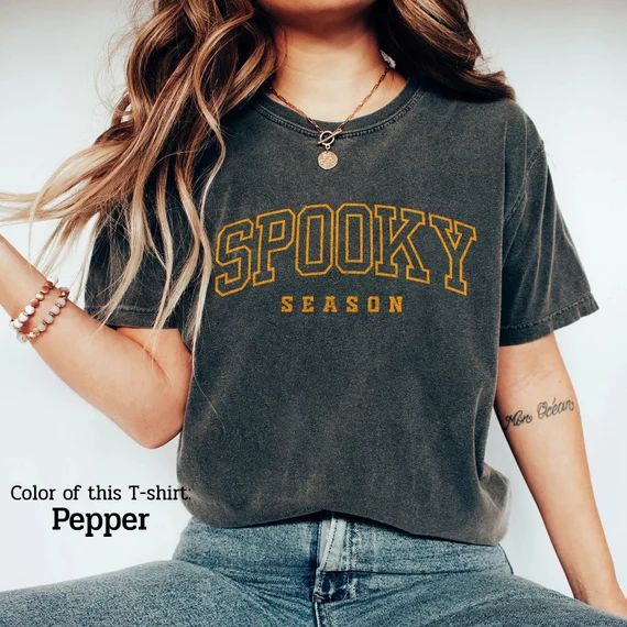 Vintage Spooky Season Comfort Color Shirt Halloween Retro - Etsy | Etsy (US)