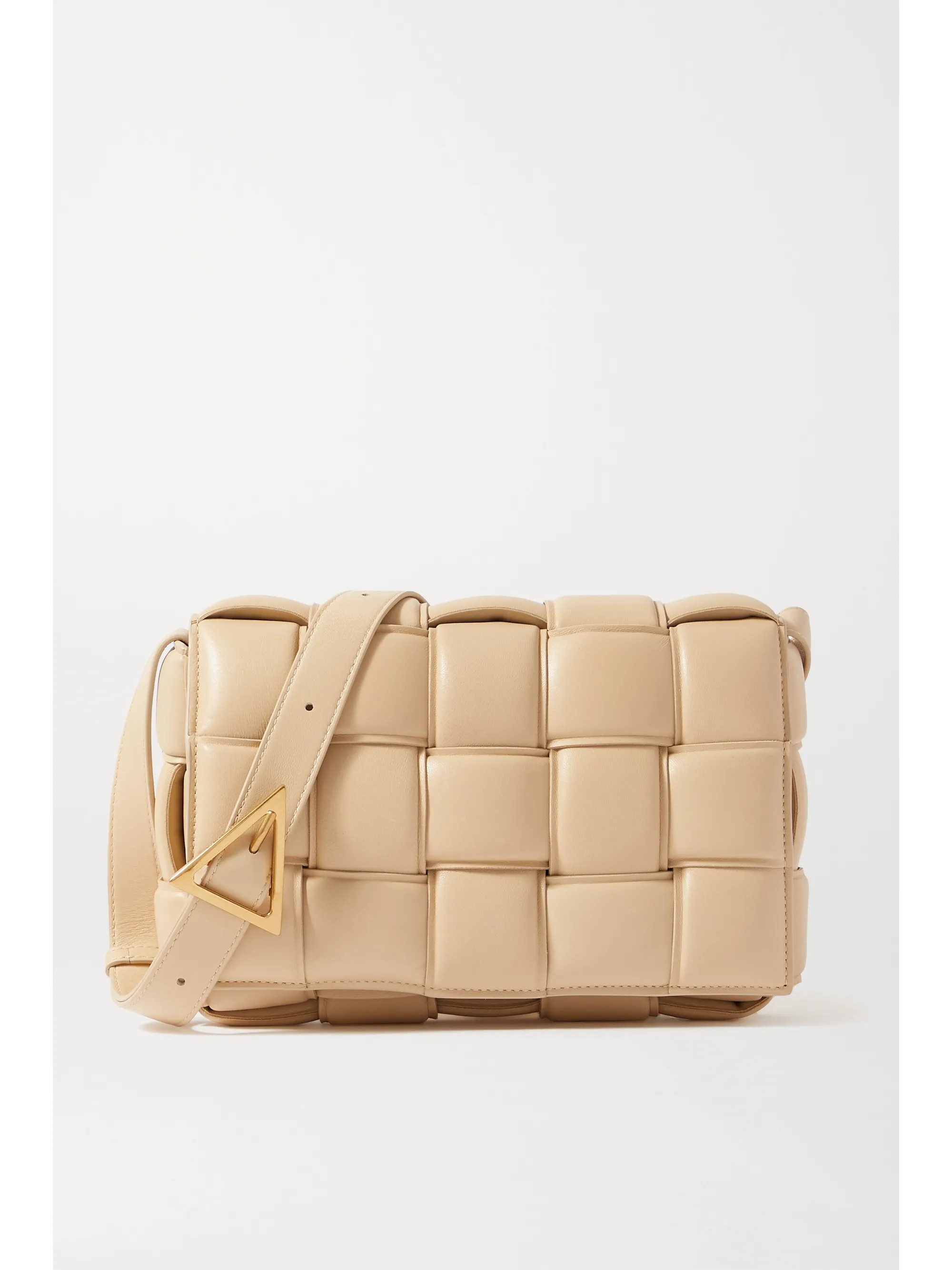 Beige Cassette padded intrecciato leather shoulder bag | Bottega Veneta | NET-A-PORTER | NET-A-PORTER (US)