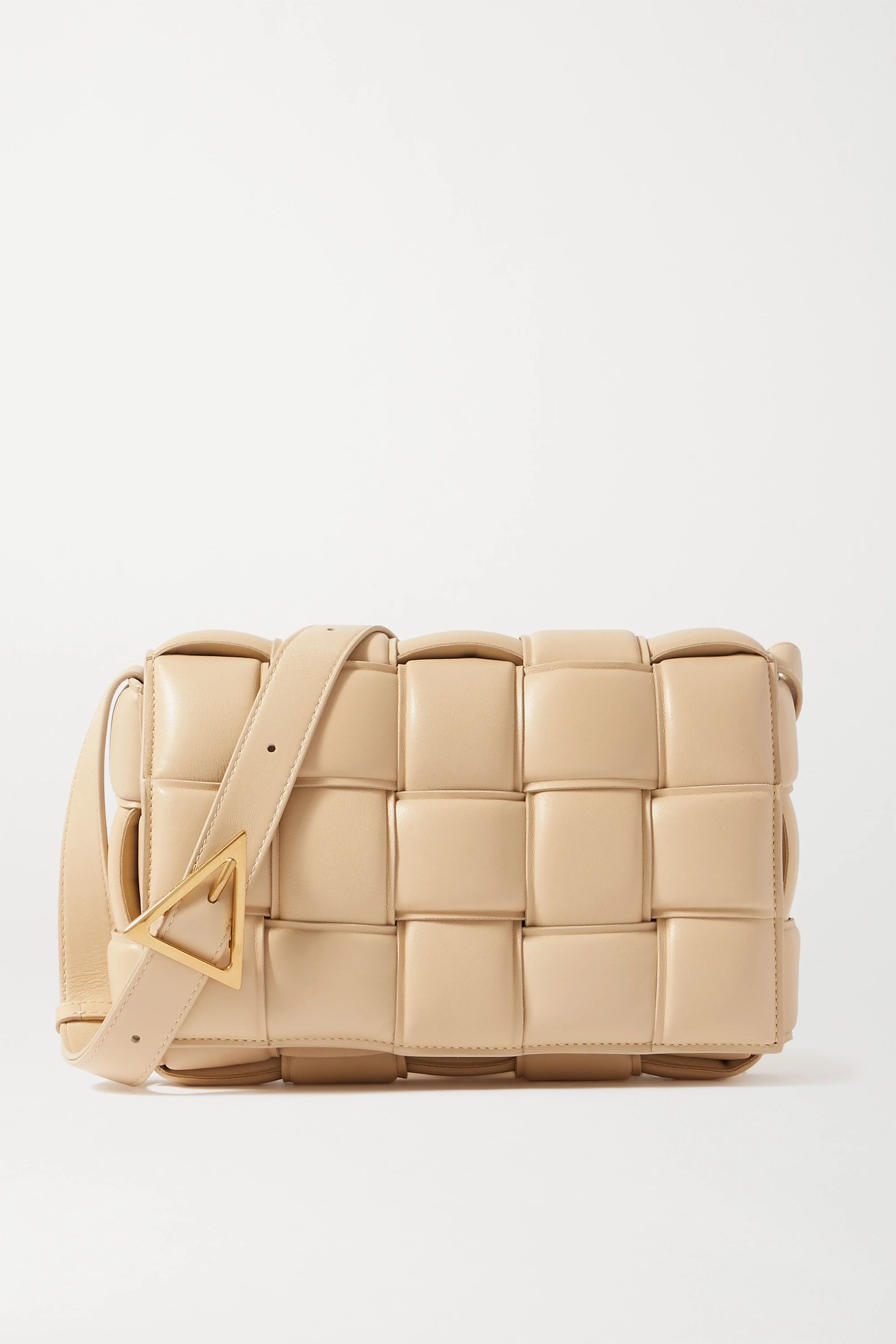 Beige Cassette padded intrecciato leather shoulder bag | Bottega Veneta | NET-A-PORTER | NET-A-PORTER (US)