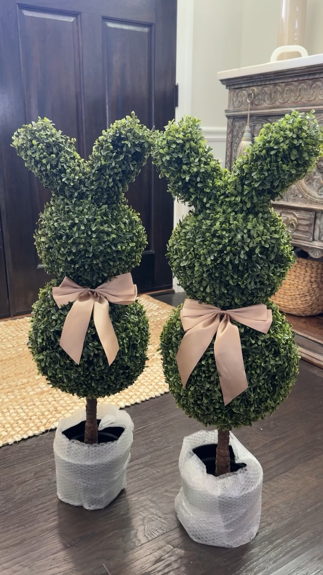 The viral bunny topiaries have restocked! They will sell out again. So cute for Easter season! 


Amazon home / Easter decor // spring decor // 


#LTKSeasonal #LTKWatchNow #LTKHome