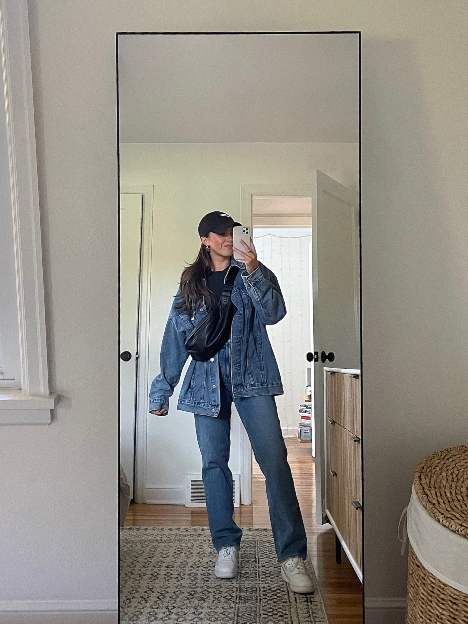 Tee size small
Jeans 26 regular
Exact jacket is old from H&M

#LTKfindsunder100 #LTKfindsunder50 #LTKstyletip