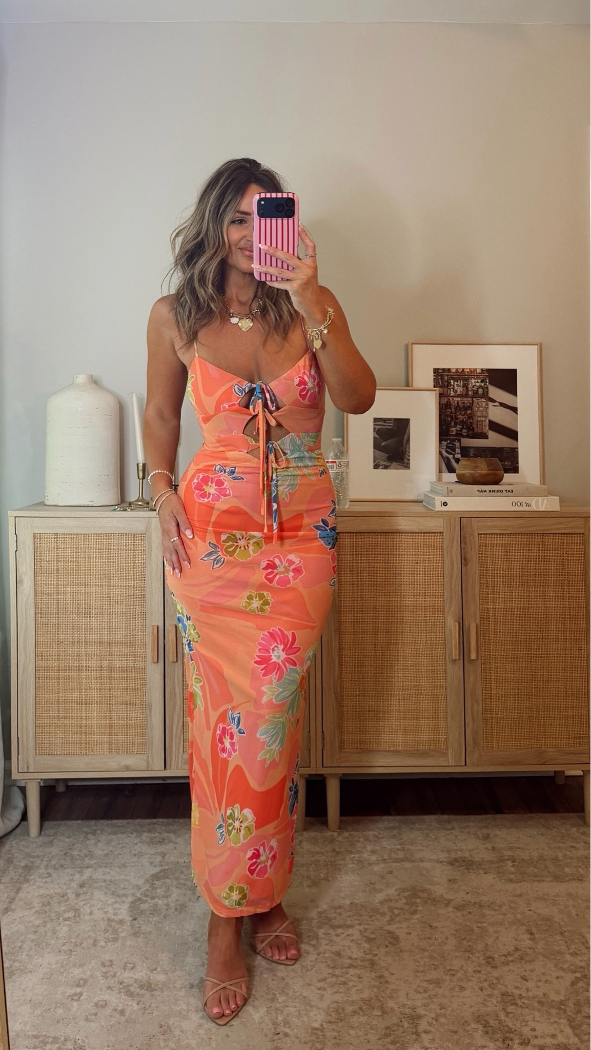 use code LEANN35 gorgeous summer dress! 💕 size S dress, it fits snug i could have sized up to a M. summer outfits, beach vacation outfit, summer dress @VICI

#LTKootd