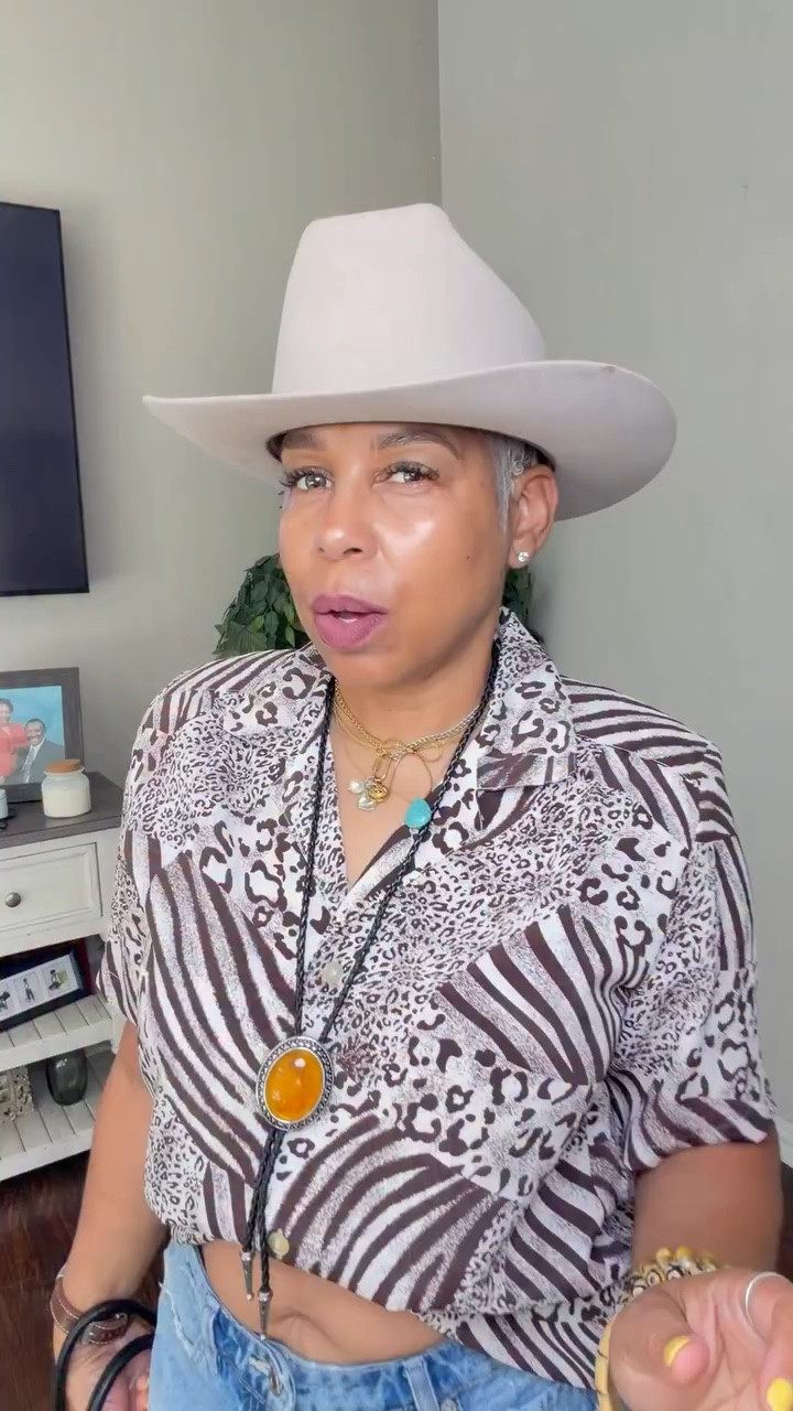 A stylish couple doesn’t have to match… the looks just have to make sense together. 🤎

Animal print. Distressed denim. Straw. A statement hat. Somehow…it works. 🤎

Mixing prints, textures, and personalities—and somehow making it all work. That’s the gift of personal style.

Do you think mixing prints can be taught, or you either have the eye for it or you don’t?

When you and your person step out, are y’all coordinating or doing your own thing? 

Comment “Link” for outfit details

#CouplesStyle #StyleOver50 #PersonalStyle #MixingPrints #classywitalilsass💋