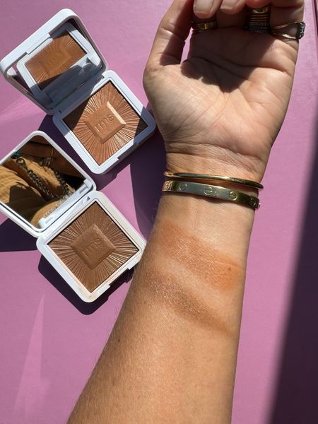 RMS on repeat: these bes bronzers are buttery, glowy perfection. 
Bottom is Tan Lines and top is Malibu Muse. 🌞

#LTKbeauty #LTKfindsunder50