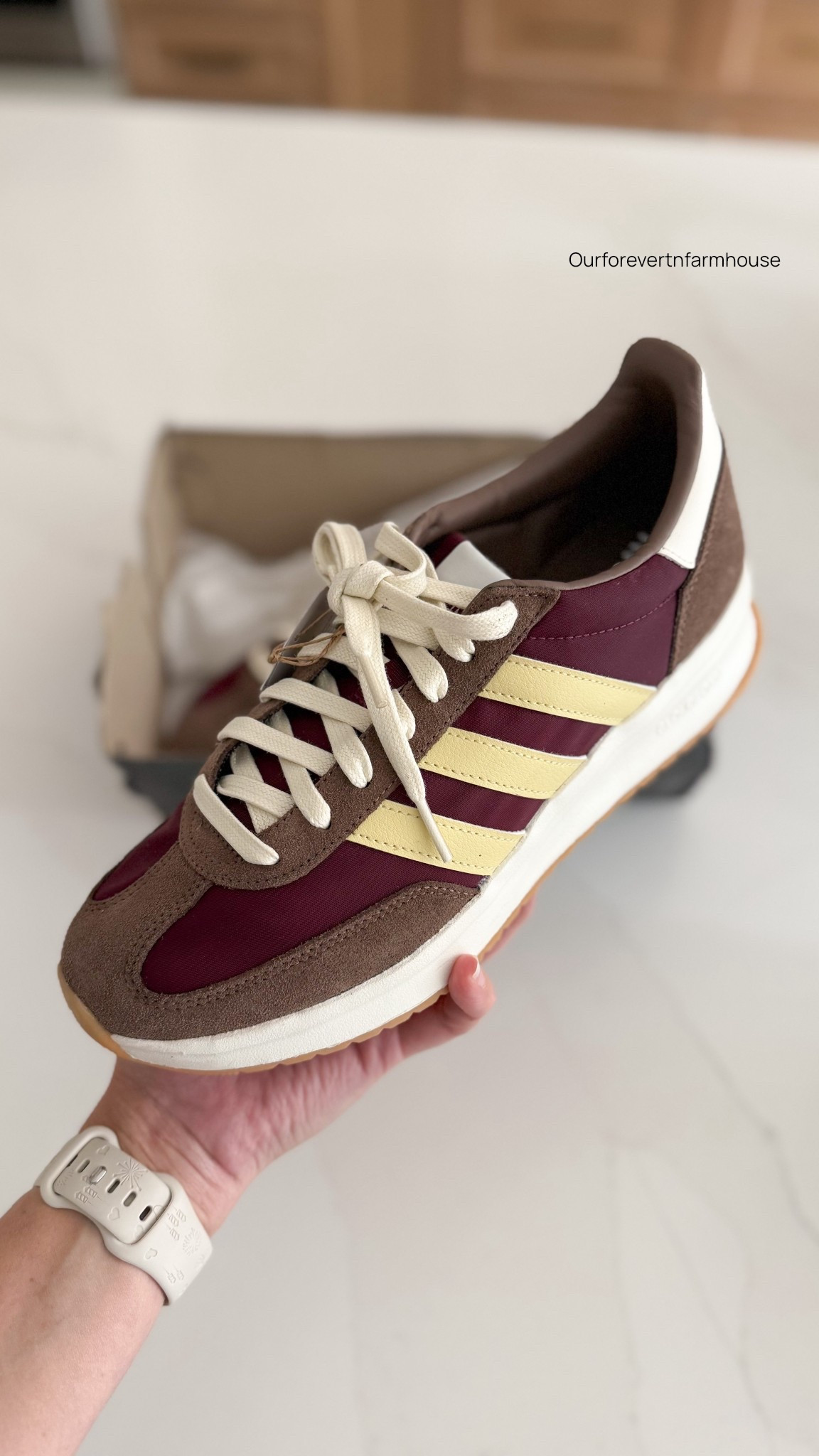 Unboxing Sunday 🍂
Something a little different this week — I don’t usually share fashion, but I couldn’t resist these @adidas sneakers in the prettiest mix of maroon, burgundy, and brown. They feel perfectly fall and so easy to pair with everything from jeans to joggers.
A little pop of color, cozy-season approved 🤎
#Adidas #FallStyle #CozyStyle #ModernTransitionalFarmhouse #FallFavorites #WeekendVibes #CasualStyle #NeutralTones #CozyVibes #EverydayStyle #LifestyleInspo #SimpleStyle

#LTKStyleTip #LTKSeasonal