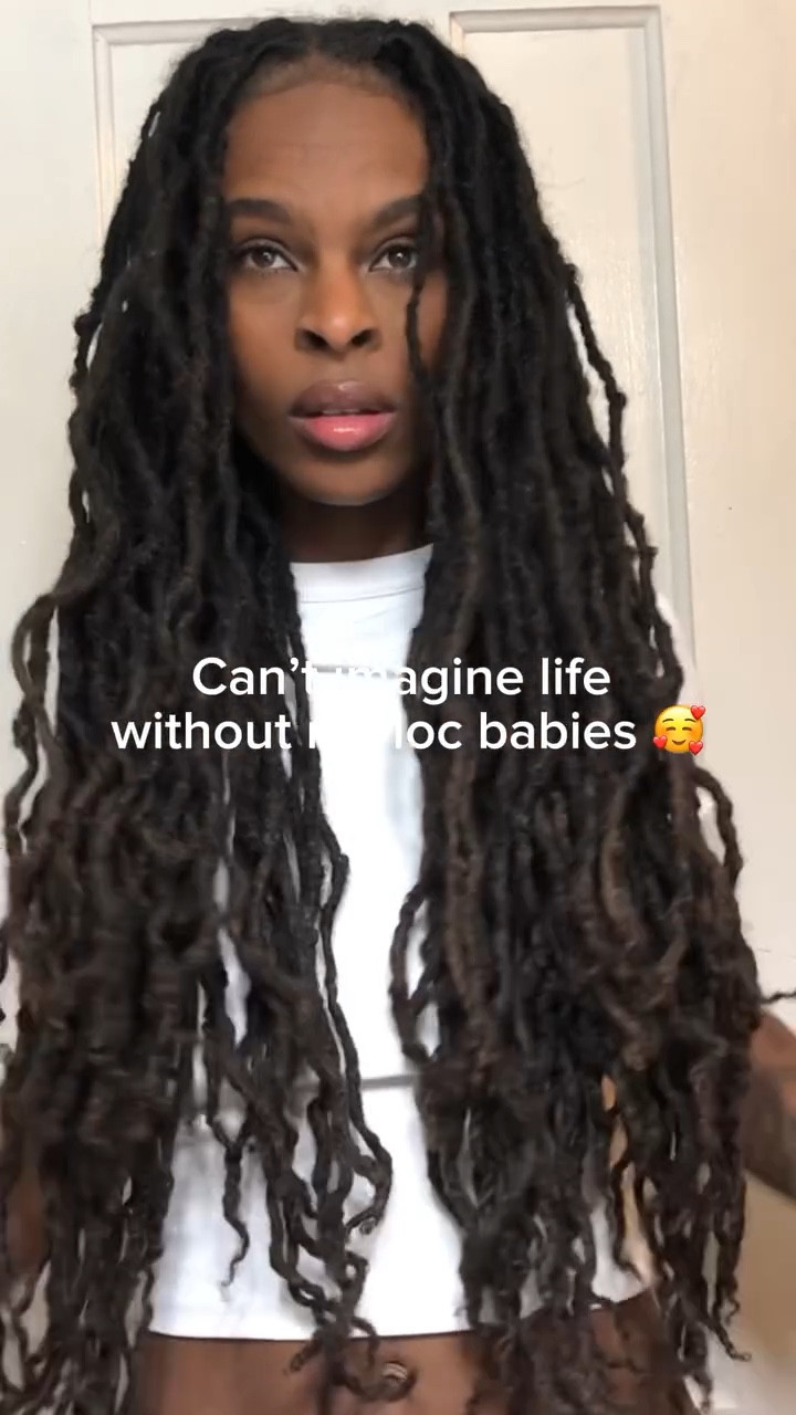 Loc FAQs ✨

I started my loc journey before the age of sharing knowledge on the innanets. There were like 5-6 people who shared their loc journey on Youtube at the time and they all gave me the guts to start my own. Hell people who did locs didn’t even call themselves locticians until I was probably 5 years in! 

I say all that to say, do what you want with YOUR head. Take advice and tips from the pros and loc vets but at the end of the day the journey is YOURS. 

+12 years later on my Rapunzel 👸🏾

#locjourney #locfaqs #locdin #longlocs #starterlocs #locinspo #locgoals