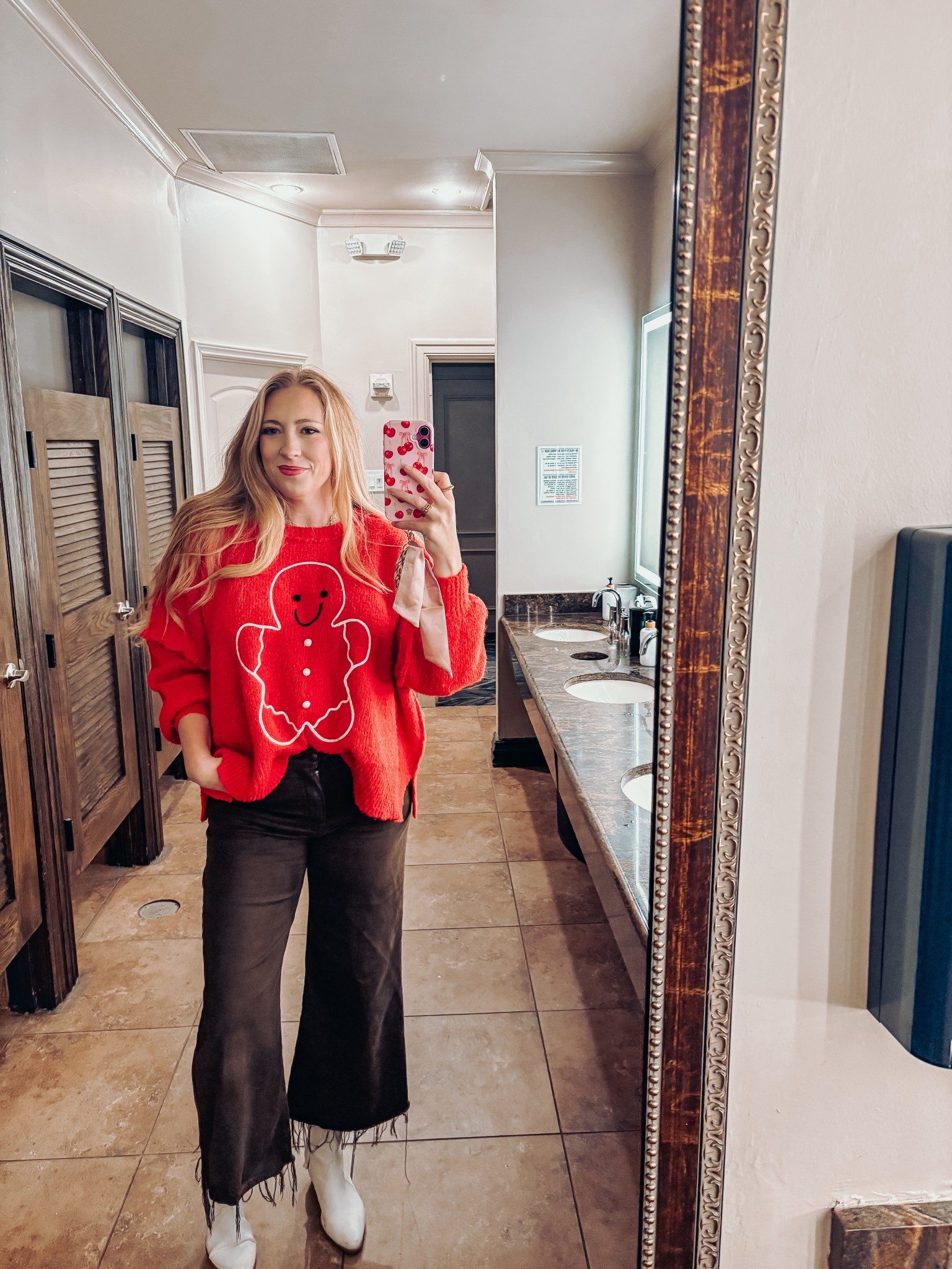 The cutest comfy holiday outfit 🎄

#LTKootd #LTKmomlife #LTKHoliday