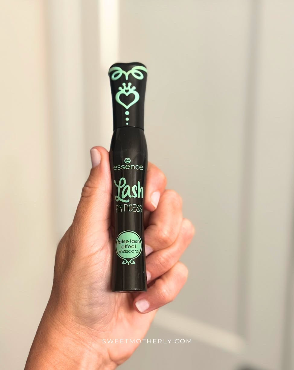 The BEST bargain mascara is at its lowest price – just $3!

Full coverage foundation
Cream blush
Waterproof mascara
Brow shaping gel
Hydrating primer
Setting powder
Lip oil gloss
Eyeshadow palette
Long wear makeup

#LTKSeasonal #LTKSaleAlert #LTKBeauty