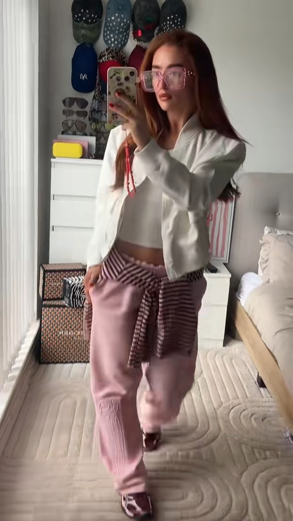 On Wednesdays we wear pink🩷

-Everydaywear -OOTD -Pink -Widelegjoggers -Fashionglasses -ASICS -Outfitinspo -Casual

#LTKFashionMonth #LTKuk #LTKpetite