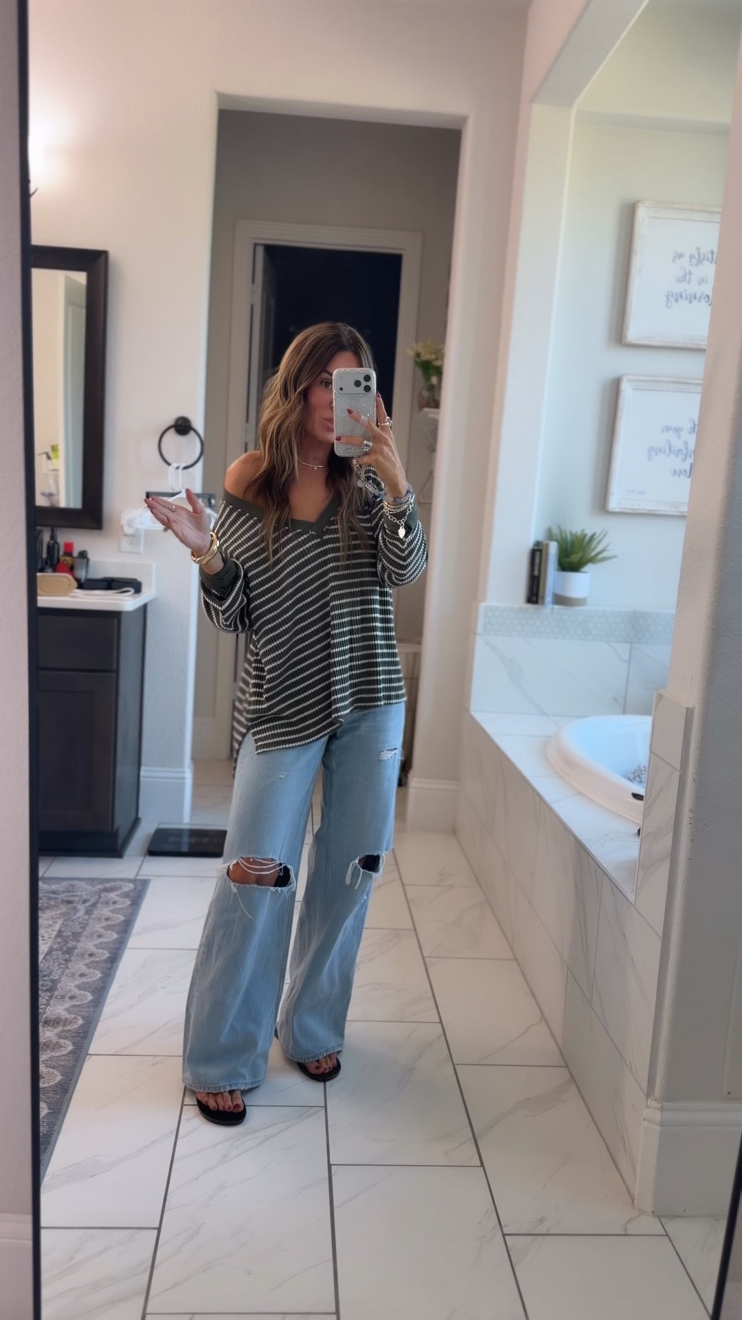 Wearing an XS in the top and a 24 regular in the jeans! I’m 5”6 for reference!

#LTKgrwm #LTKootd #LTKdayinmylife
