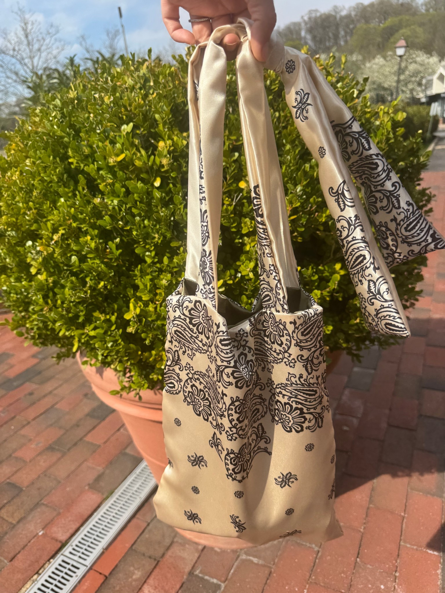 Selling out fast! Love all the ways it can be tied/styled 🤩

#LTKMothersDay #LTKdayinmylife #LTKootd