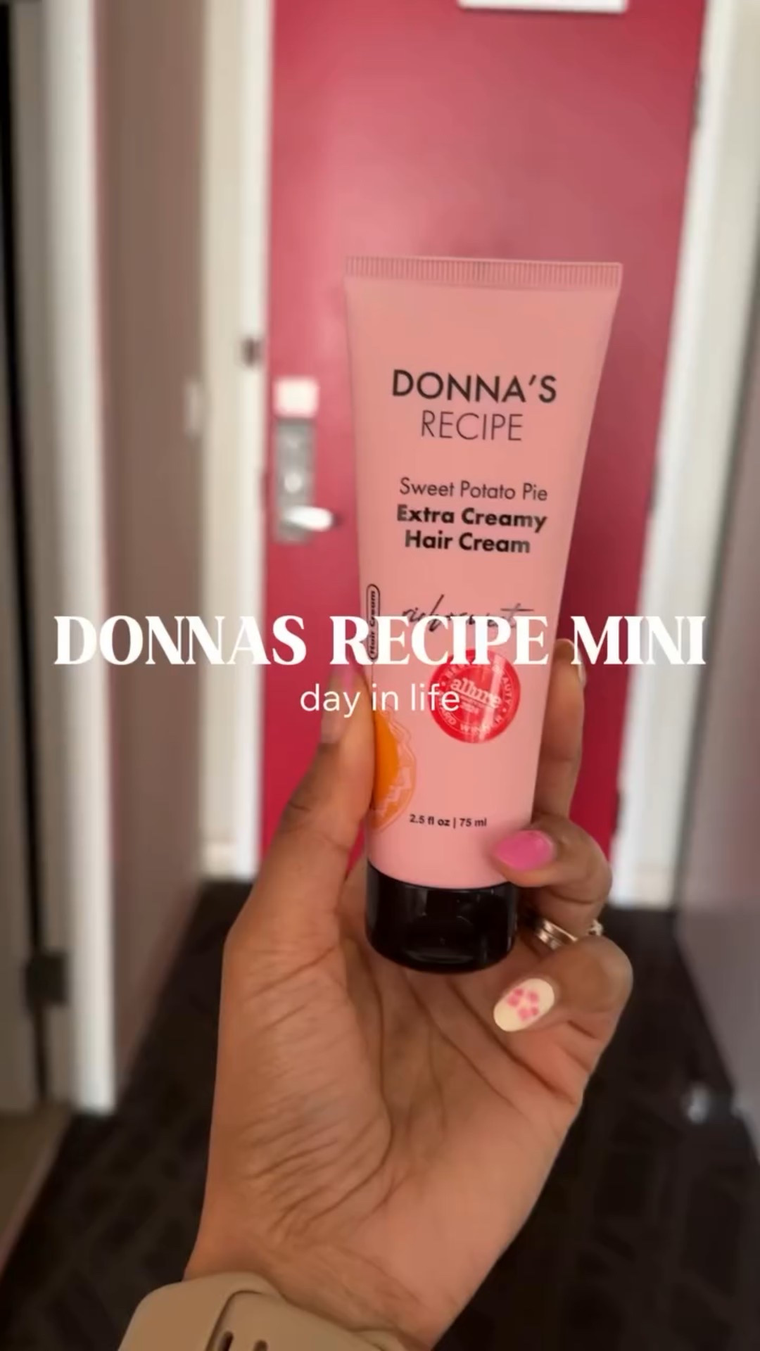 Day in the life of @donnasrecipe mini hair cream while traveling to Vegas 😆

Have you heard?! Donna’s Recipe launched their sweet potato pie minis!! They are perfect for travel and a dinner date 😆

Get yours today online @ultabeauty and @donnasrecipe 💖

Where should we take her next?!💖

#donnasrecipe #tabithabrown #haircream #happyblackbusinessmonth #haircare