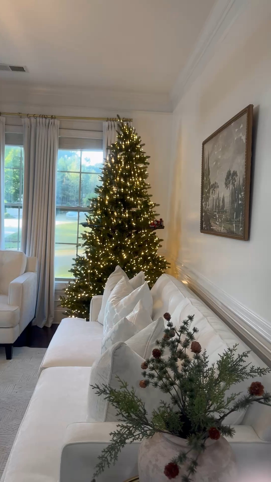 Christmas tree decorrations

#LTKHome