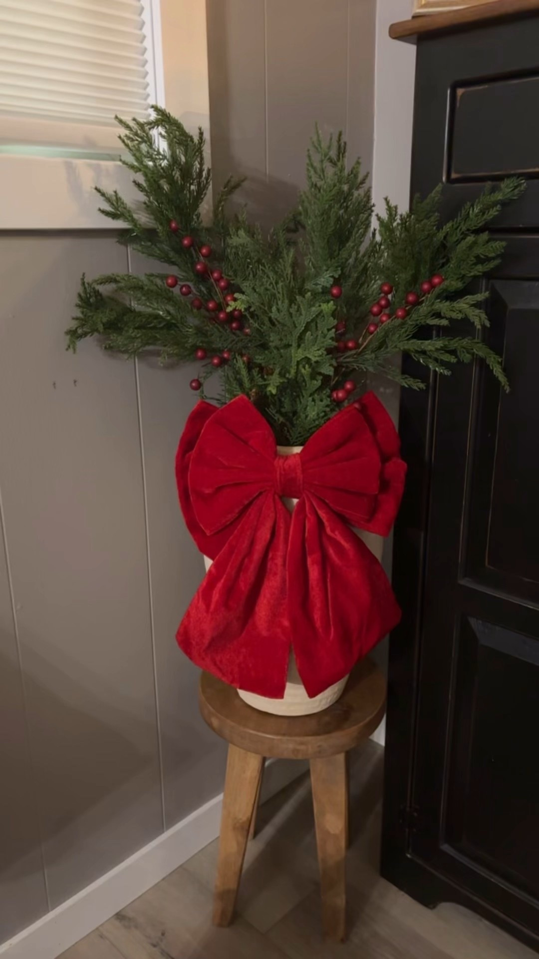 Christmas decor is my favorite 

red bow is actually from hobby lobby but linked similar
green trees are also hobby lobby! 


#LTKSeasonal #LTKHome #LTKHoliday