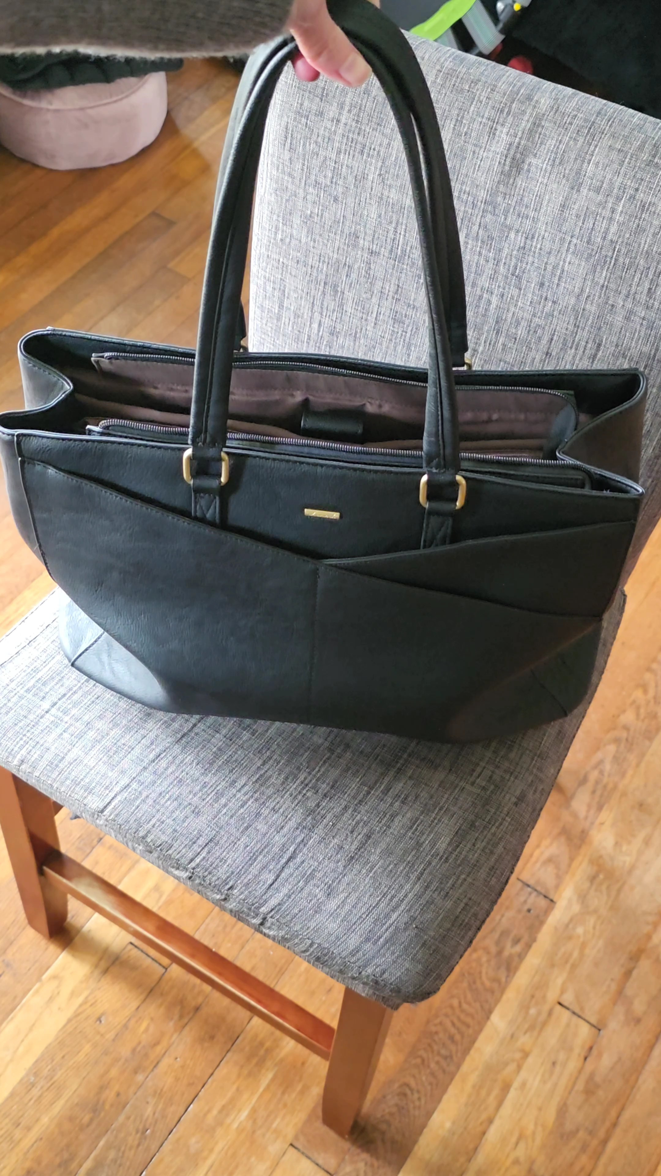 The perfect everyday bag

#LTKmomlife #LTKWorkwear #LTKTravel