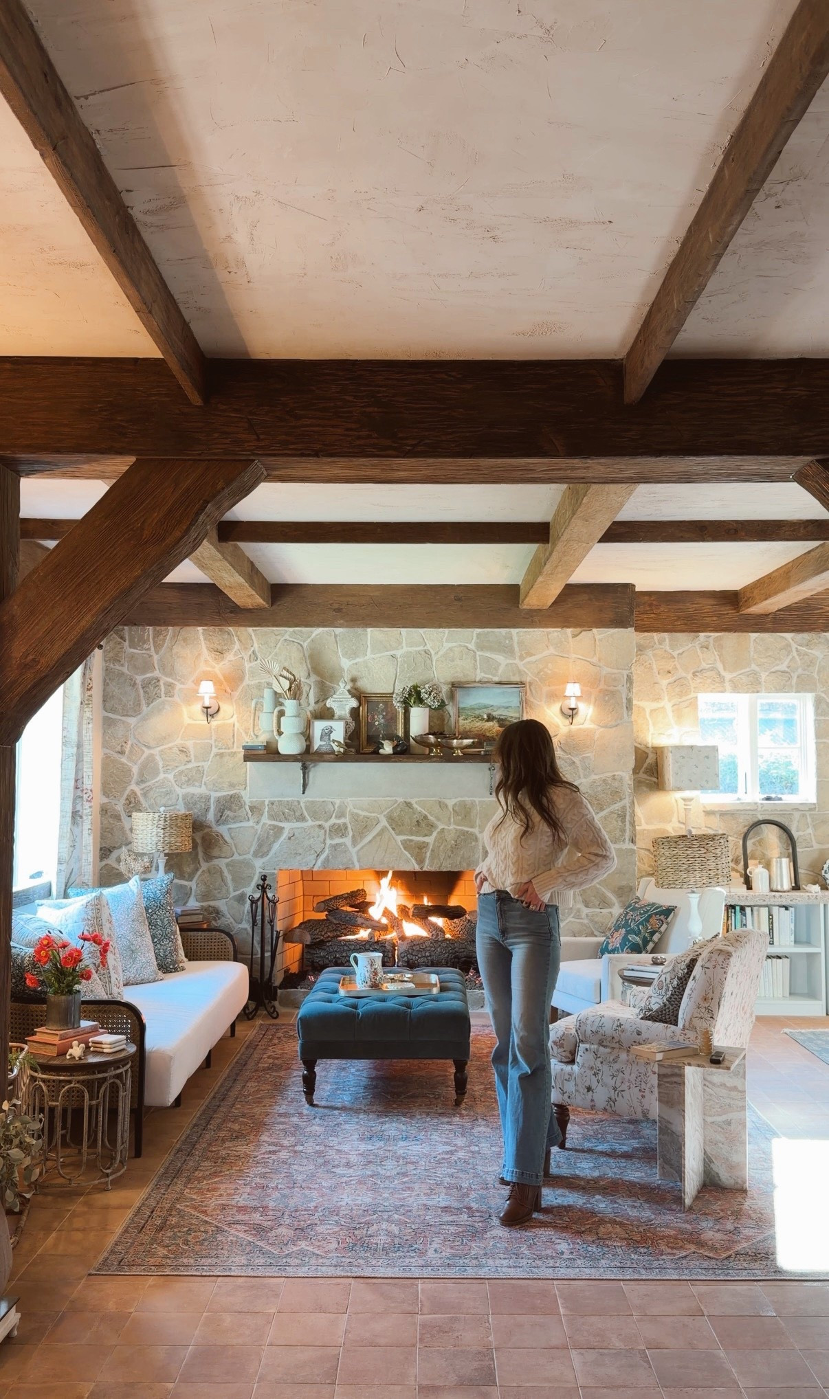 cozy season ❄️🪵

top: s
jeans: 26

#LTKHoliday #LTKSeasonal