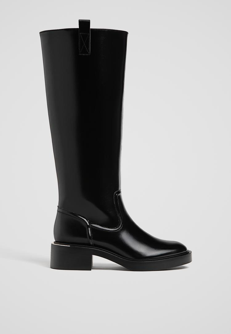 Flat equestrian-style boots | Stradivarius (UK)