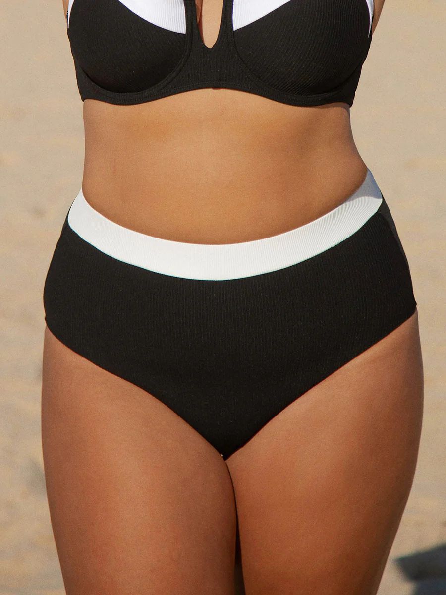 Contrast Trim Plus Size Bikini Bottom & Reviews - Black - Sustainable Plus Size Bikinis | BERLOOK | BERLOOK