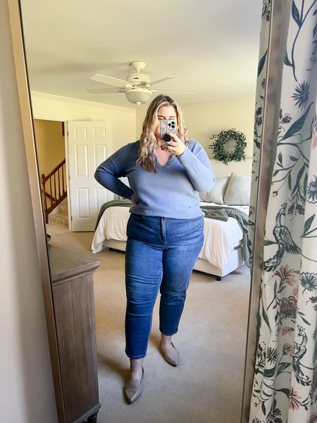 Casual family photos outfit for plus size women ✨ I’m wearing a M in the sweater and a 20 in jeans! 

#LTKcurves #LTKstyletip #LTKfit