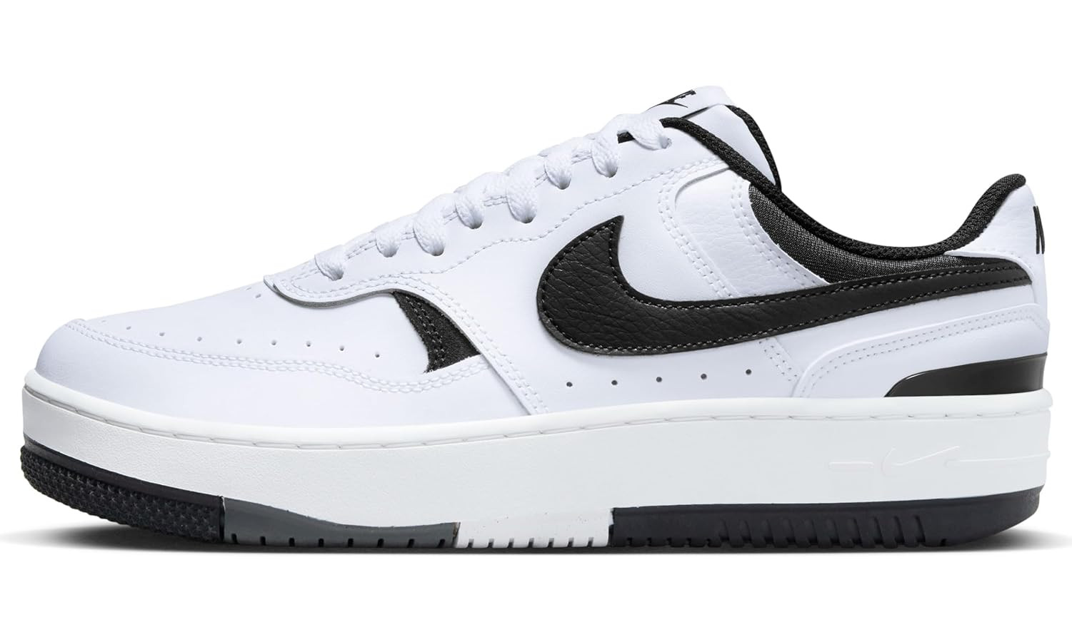 Nike Women's Gamma Force Sneaker | Amazon (US)