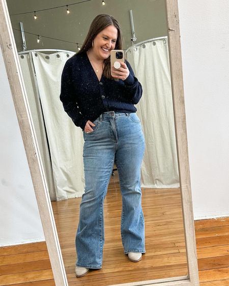 Obsessed with these size inclusive flare jeans!

#LTKplussize #LTKmidsize #LTKstyletip
