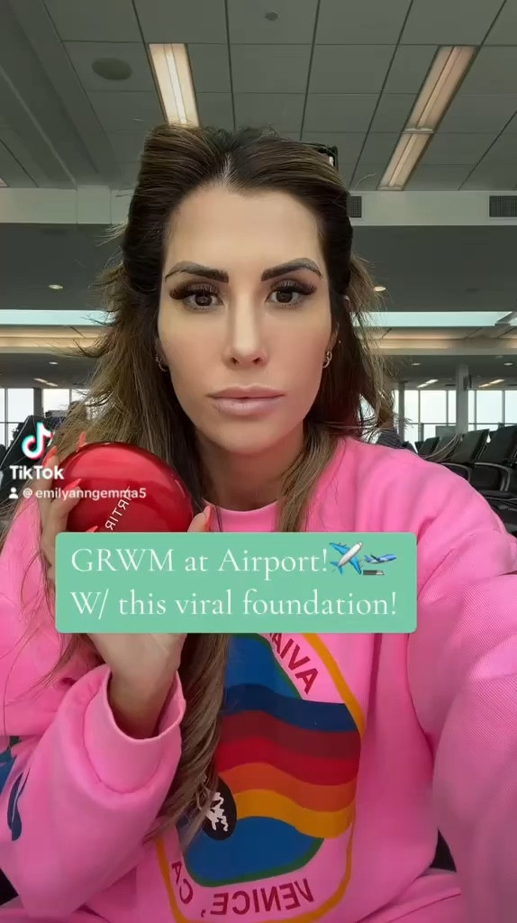 SHADE NAMES! 
⭐️foundation - 27N 
⭐️hourglass concealer - silk
⭐️Givenchy powder- Voile Rose
⭐️huda beauty powder- peach pie  
⭐️Armani Bronzer- 110
⭐️Hourglass palette- vol III
⭐️Rare Beauty Blush- Happy
⭐️too faced blush - golden hour 
⭐️Dior palette - 001 universal
⭐️lip liner - in big truffle
⭐️ tower 28 gloss - dulce de leche 

#LTKBeauty