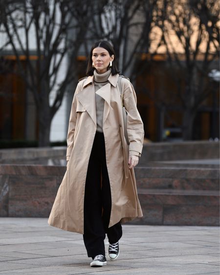 Warm layers to be able to wear trench coat already

Beige Trench Coat
Trench Coat
Long Trench coat
COS trench coat
Cashmere jumper
Arket jumper
Arket cashmere rollneck
Converse trainers
Wide leg trousers


#LTKSeasonal #LTKstyletip #LTKworkwear