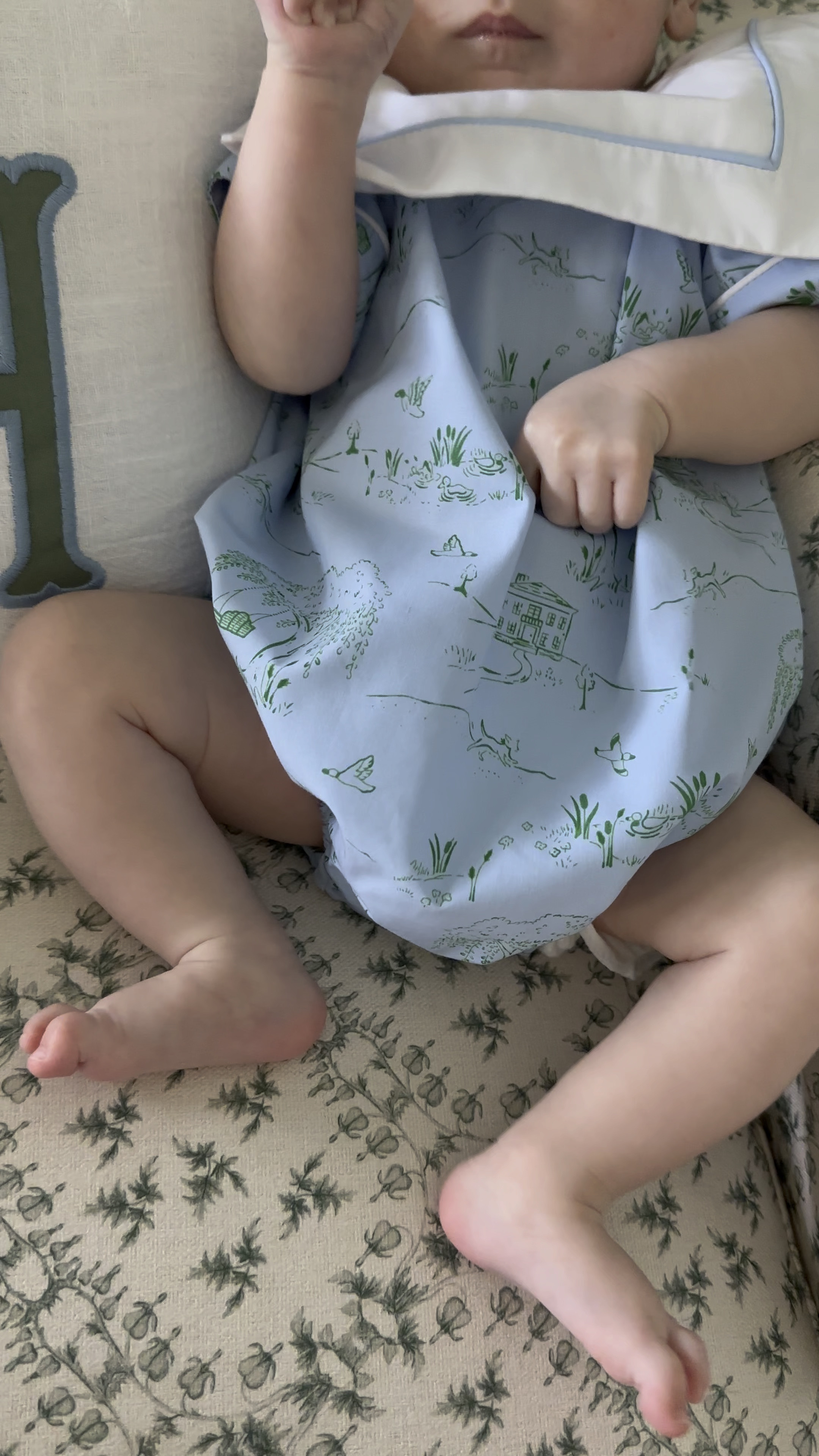 The absolute cutest bubble from The Beaufort Bonnet Company. Can’t get over this print! 🩵🌿

#LTKFindsUnder100 #LTKStyleTip #LTKBaby