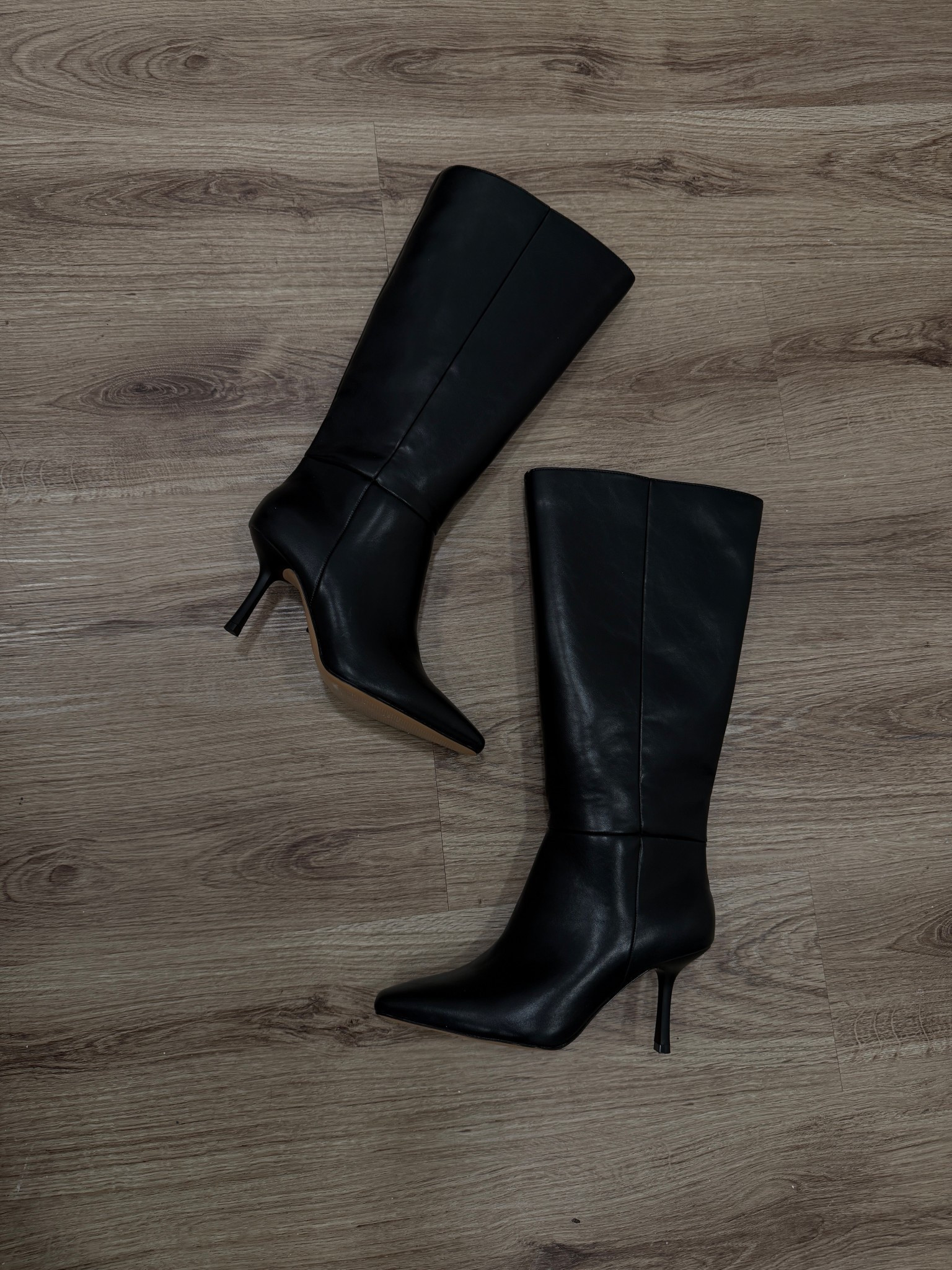 best knee high boots on a budget for short girls that need a wide calf+wide size shoe :) under $100!

#LTKPetite #LTKFindsUnder100 #LTKShoeCrush