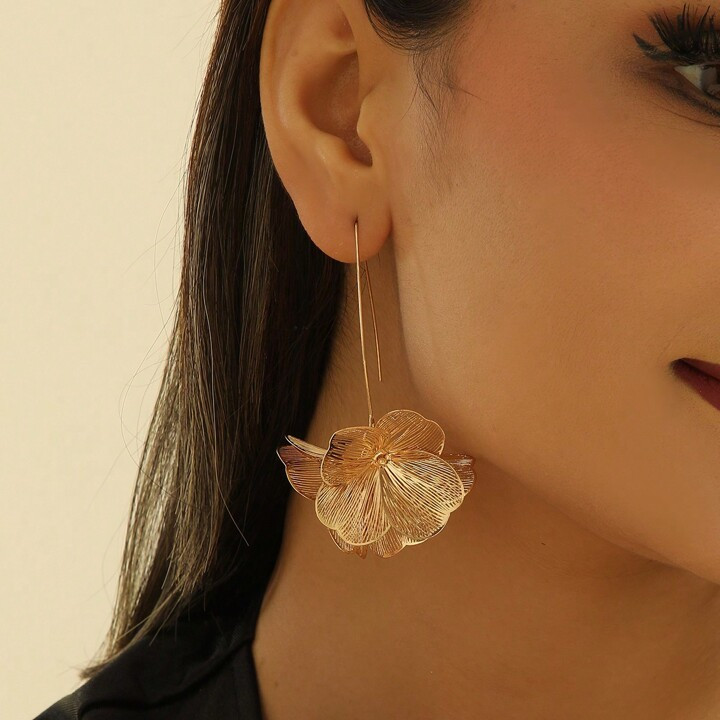 1pair Metal Flower French Hook Lightweight Deluxe Women Earrings | SHEIN