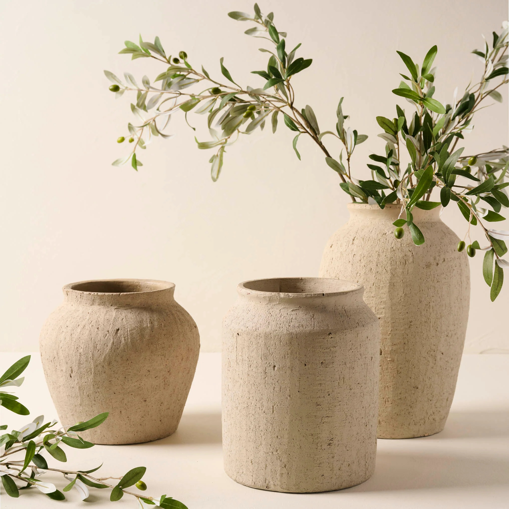 Small Textured Adrienne Vase | Magnolia
