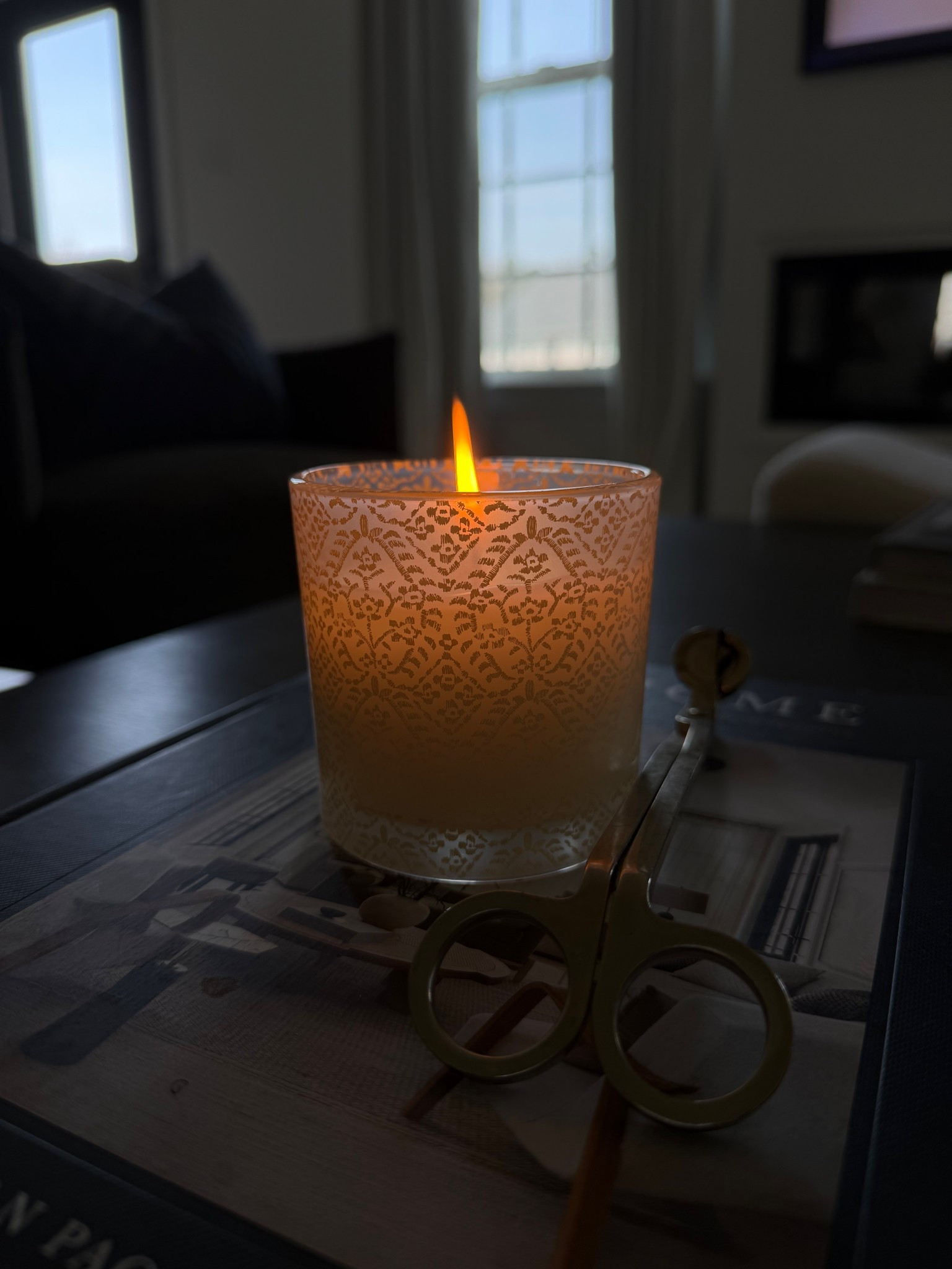 The packaging alone had me 🤍
But the scent… amber sunrise is warm, soft, and so inviting. This candle is as beautiful as it smells - linking it.


#LTKU #LTKHome
