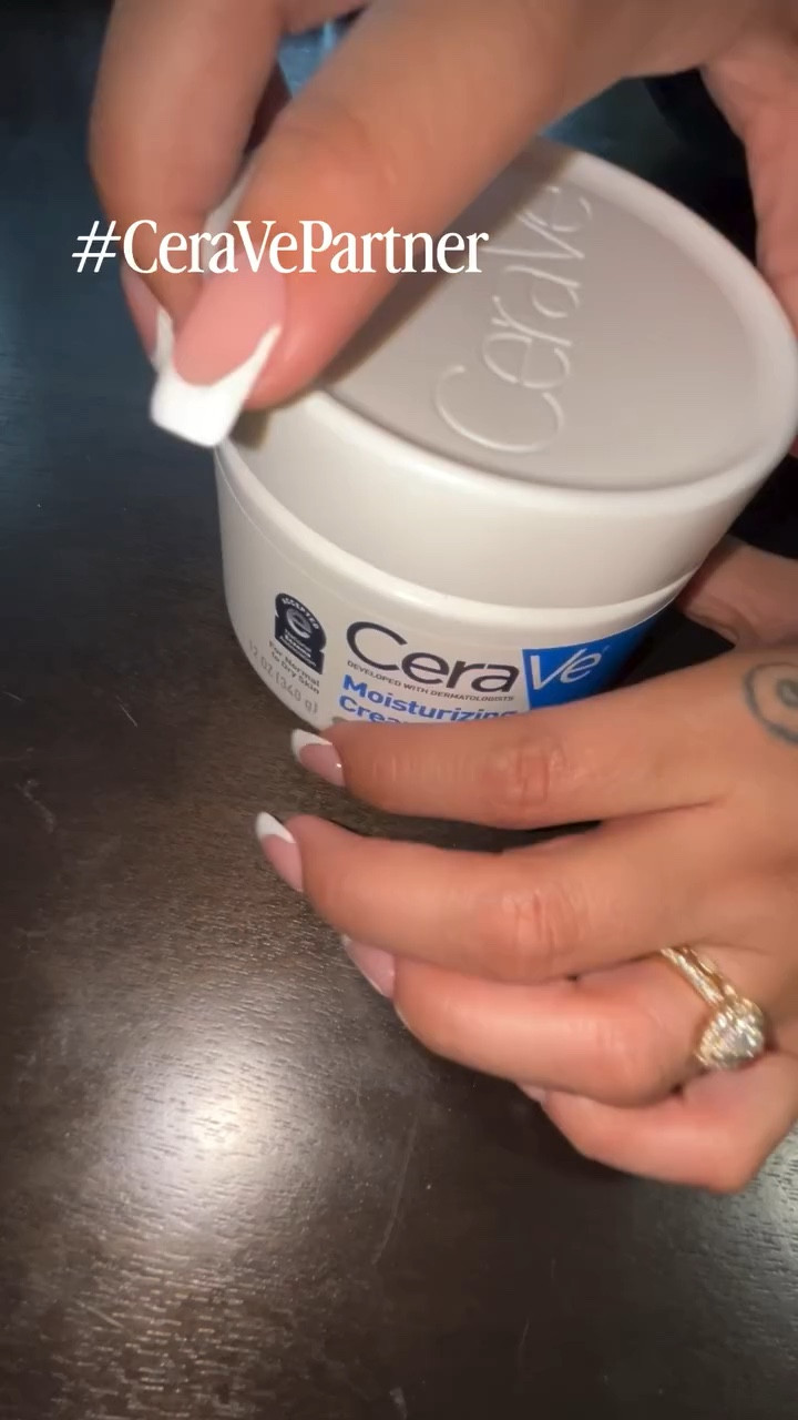 #CeraVePartner

Your ink deserves extra love. 🖤

I’ve partnered with @cerave CeraVe to show you one of my favorite ways to keep tattoos looking hydrated, smooth, and vibrant. After years of exposing my tattoos to the elements, my skin craves moisture, and CeraVe Moisturizing Cream delivers long-lasting hydration while helping support the skin barrier.

When your skin is moisturized, your tattoo/skin looks refreshed, healthy, and camera-ready. ✨

If you have tattoos, don’t skip the hydration step your ink will thank you.💧

#LOrealistar #GiftedByCeraVeMLAD @cerave